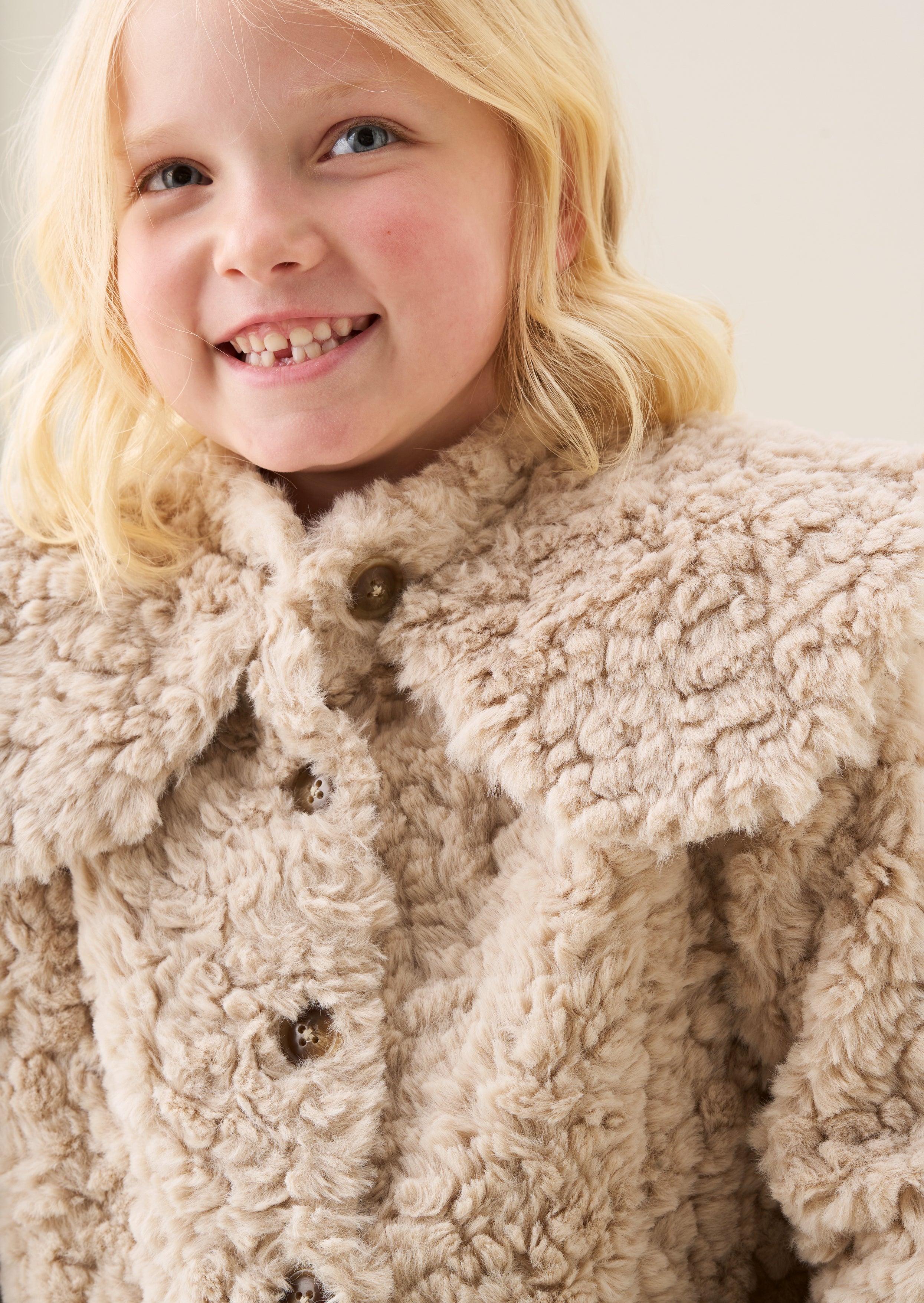 Manteau en fourrure Cecile à col cape - Taupe