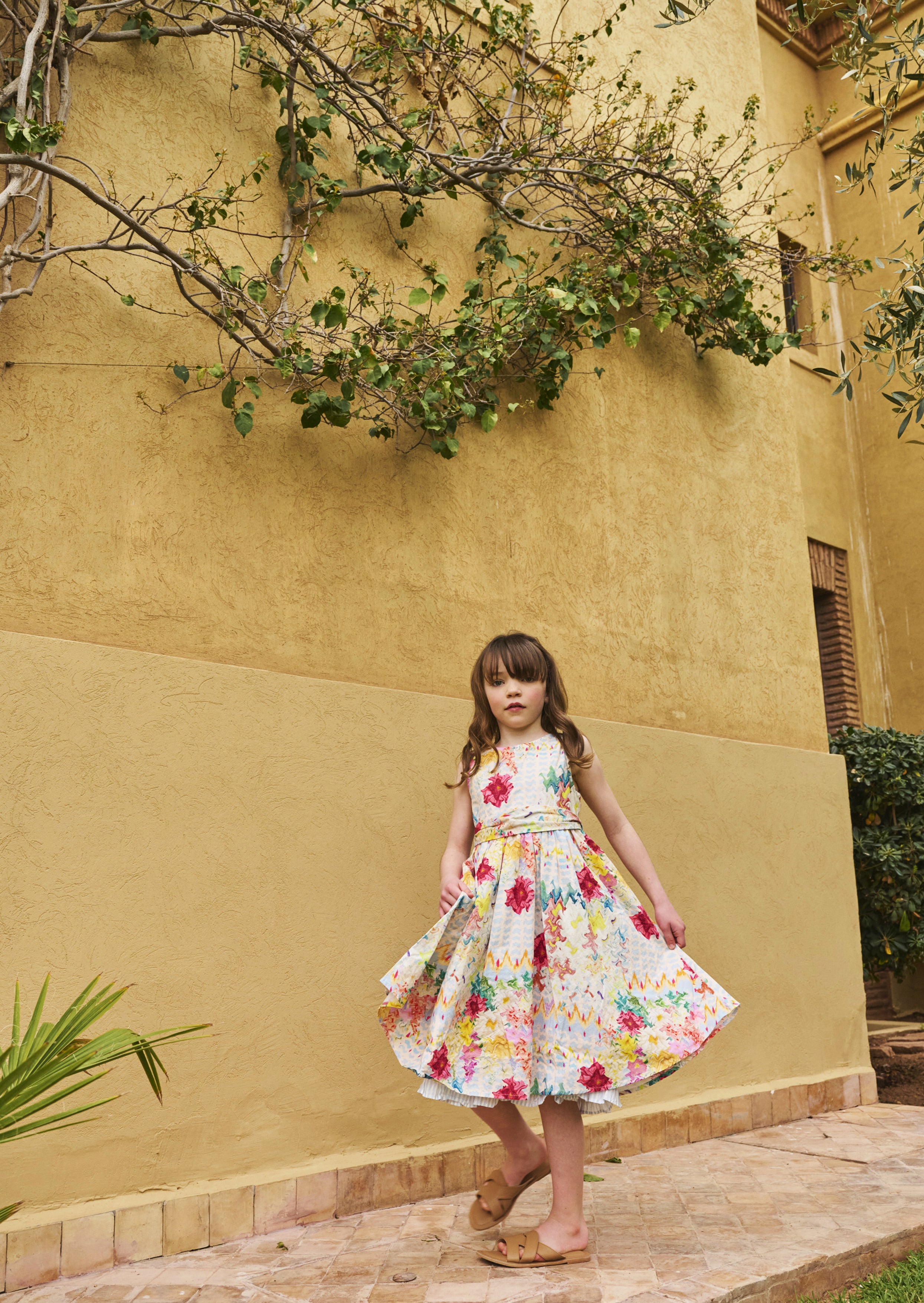 فستان سيرين بطبعة مخططة مع حزام عند الخصر