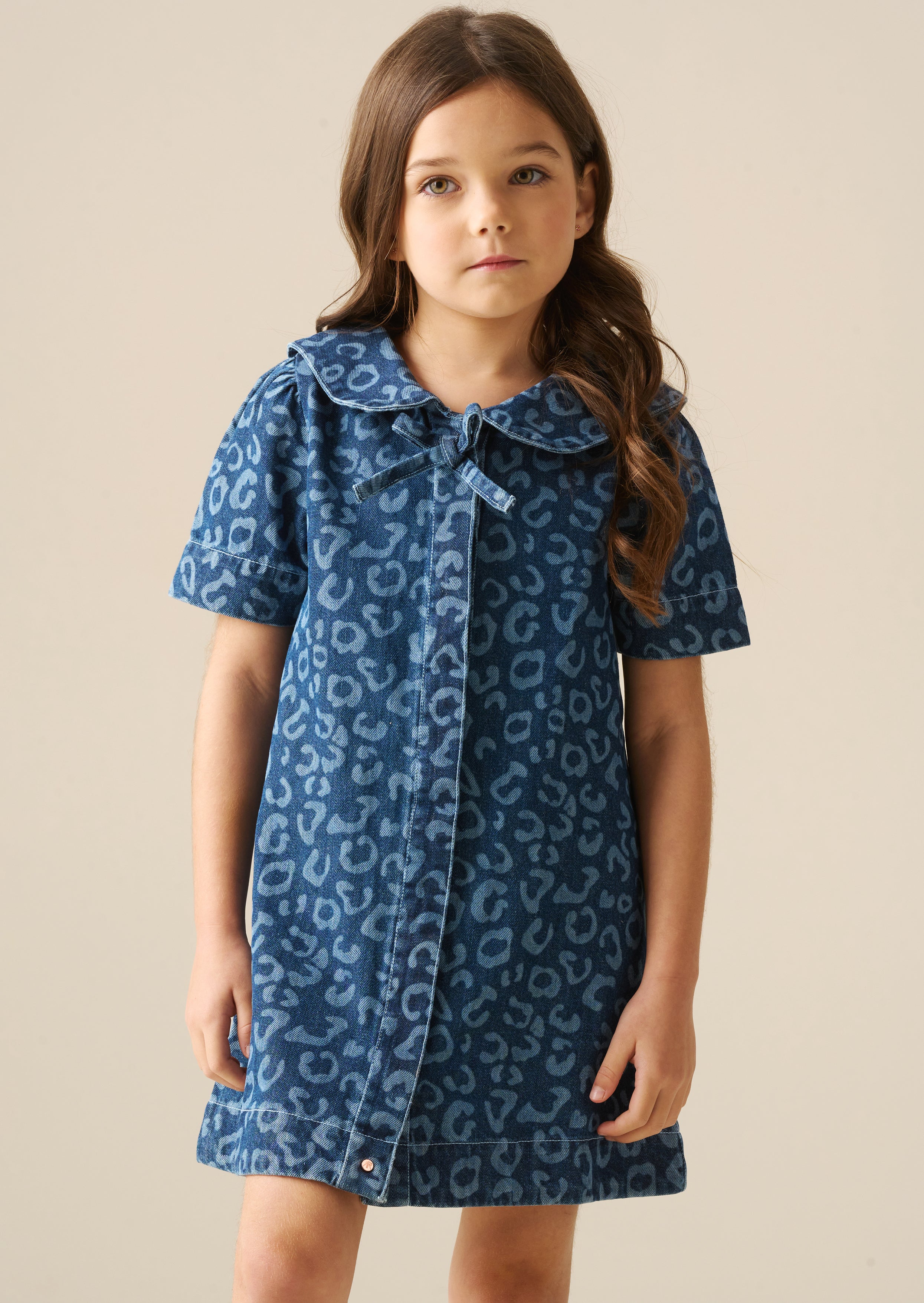 Saoirse Leoparden-Jeanskleid mit Kragen