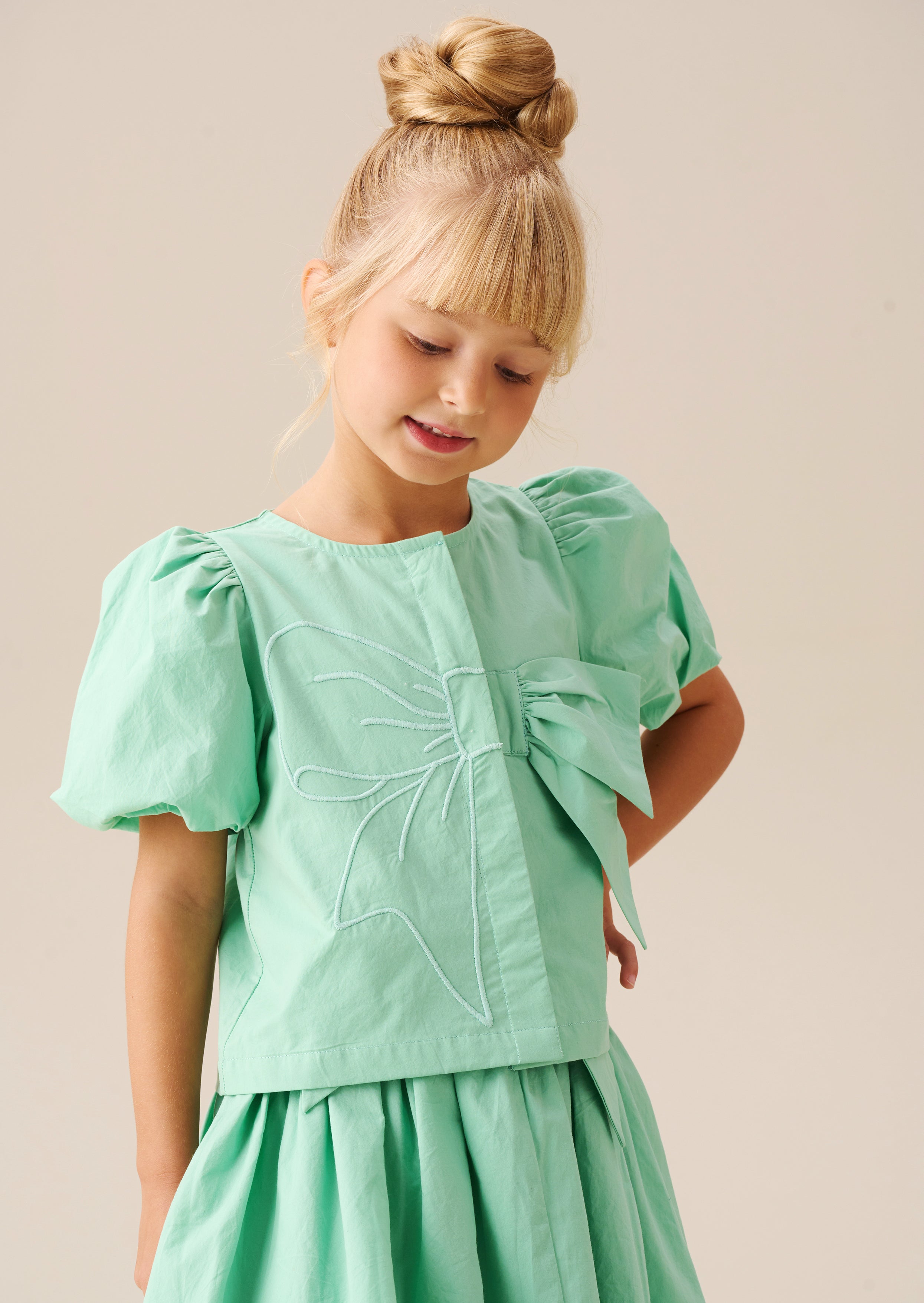 Wierzchni top Roxie Bow z ozdobnym splotem