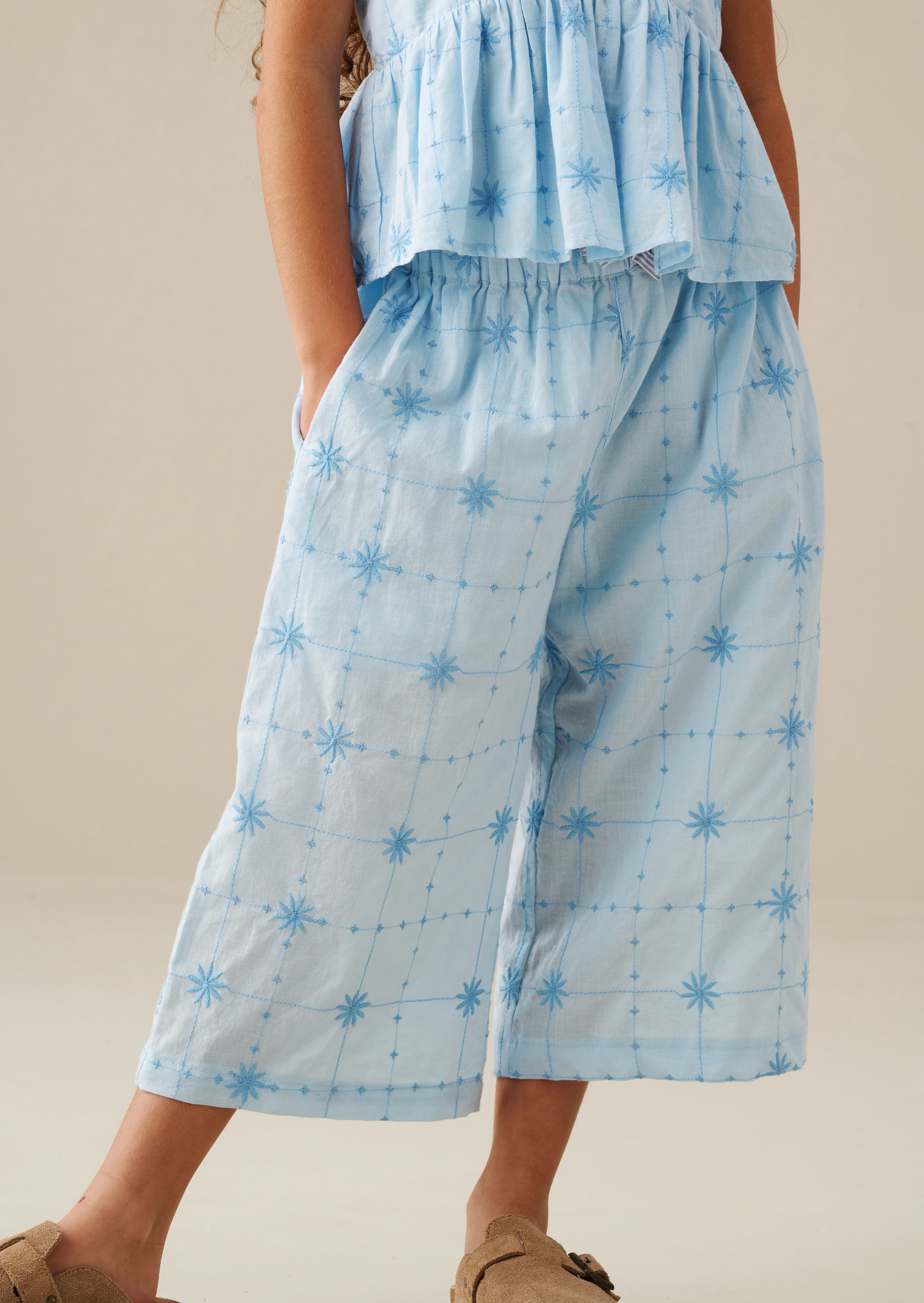 Nellie Bestickte Hose mit weitem Bein und Taillenschnürung