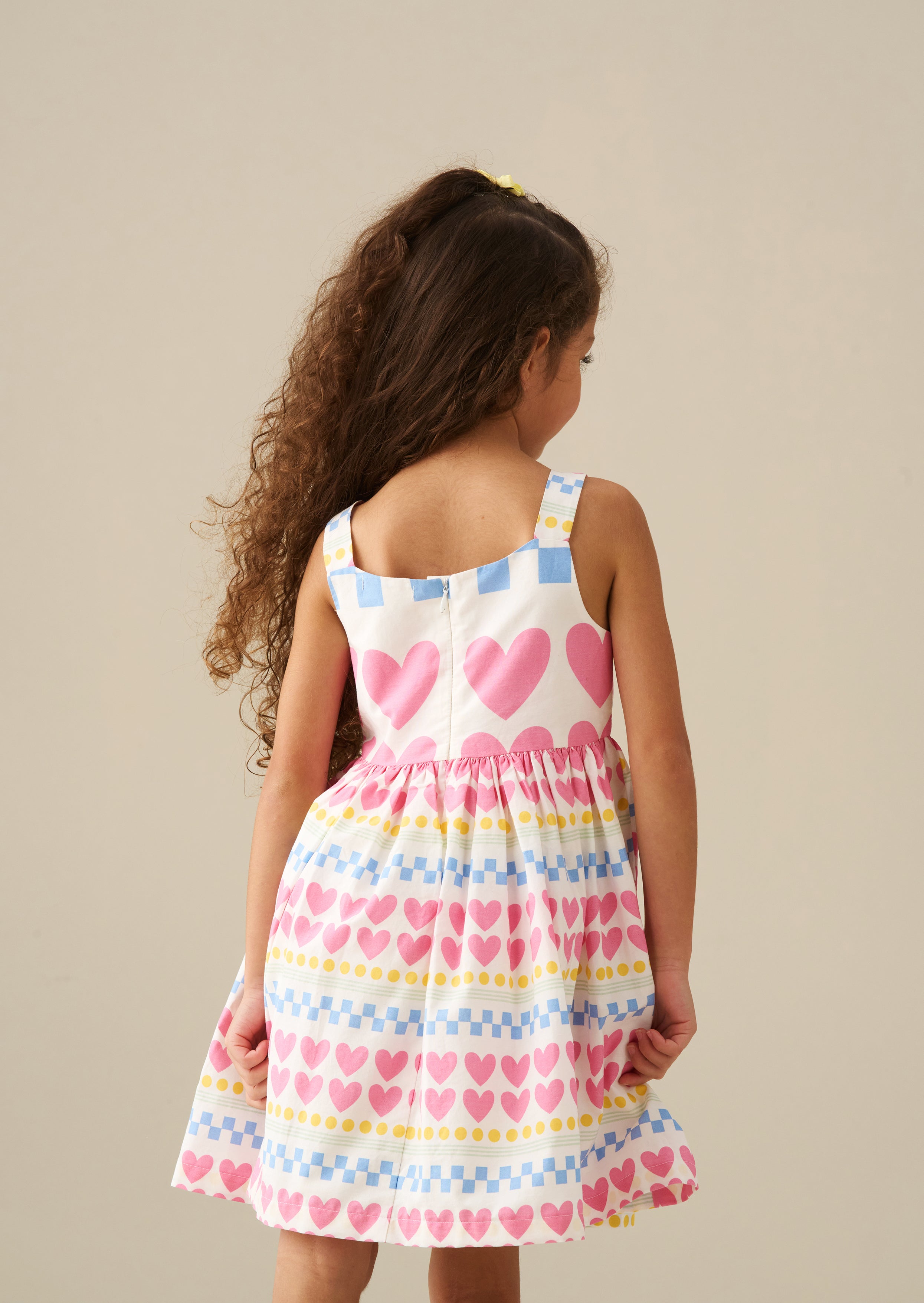 Sukienka z nadrukiem serca Maddie