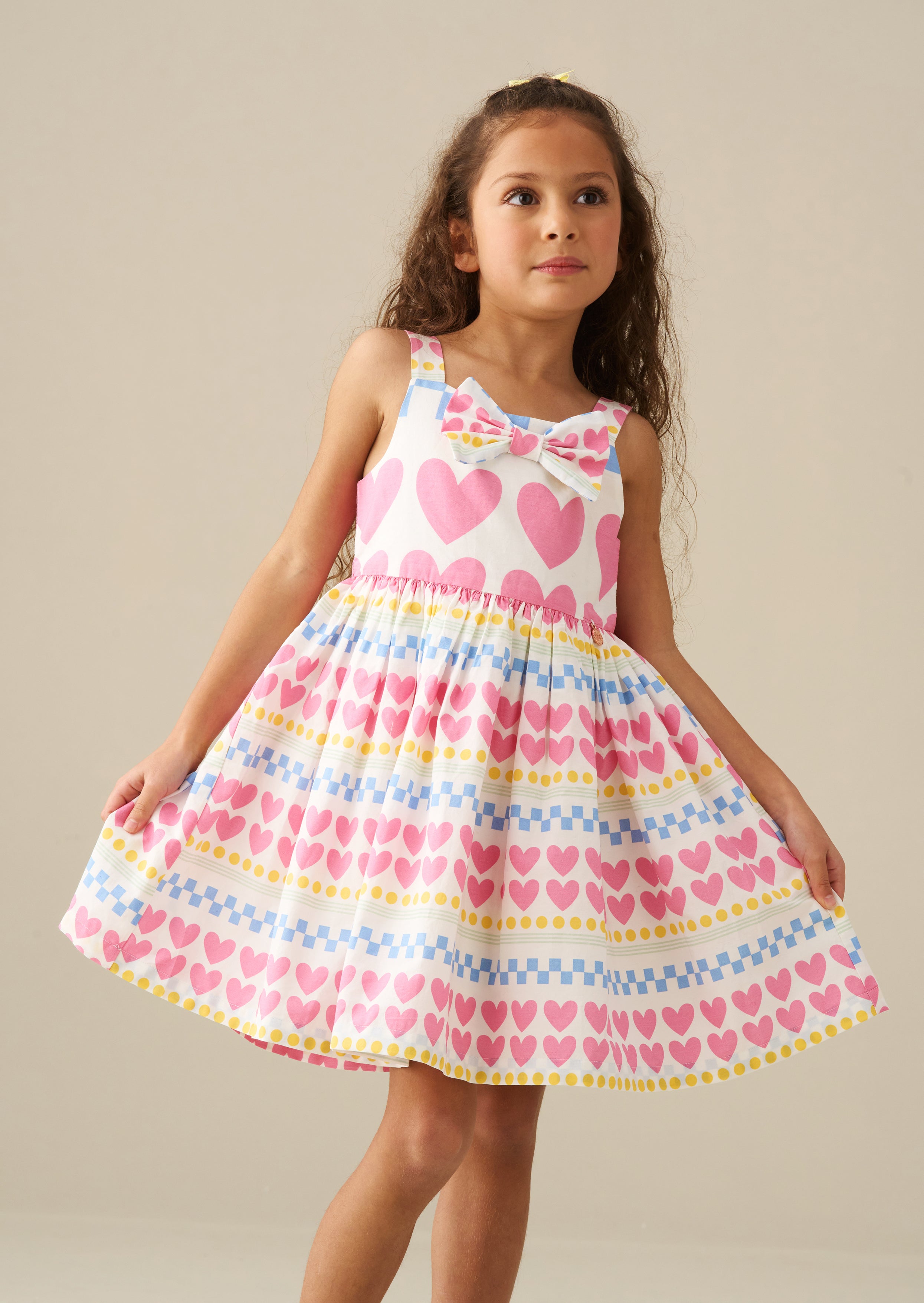 Sukienka z nadrukiem serca Maddie