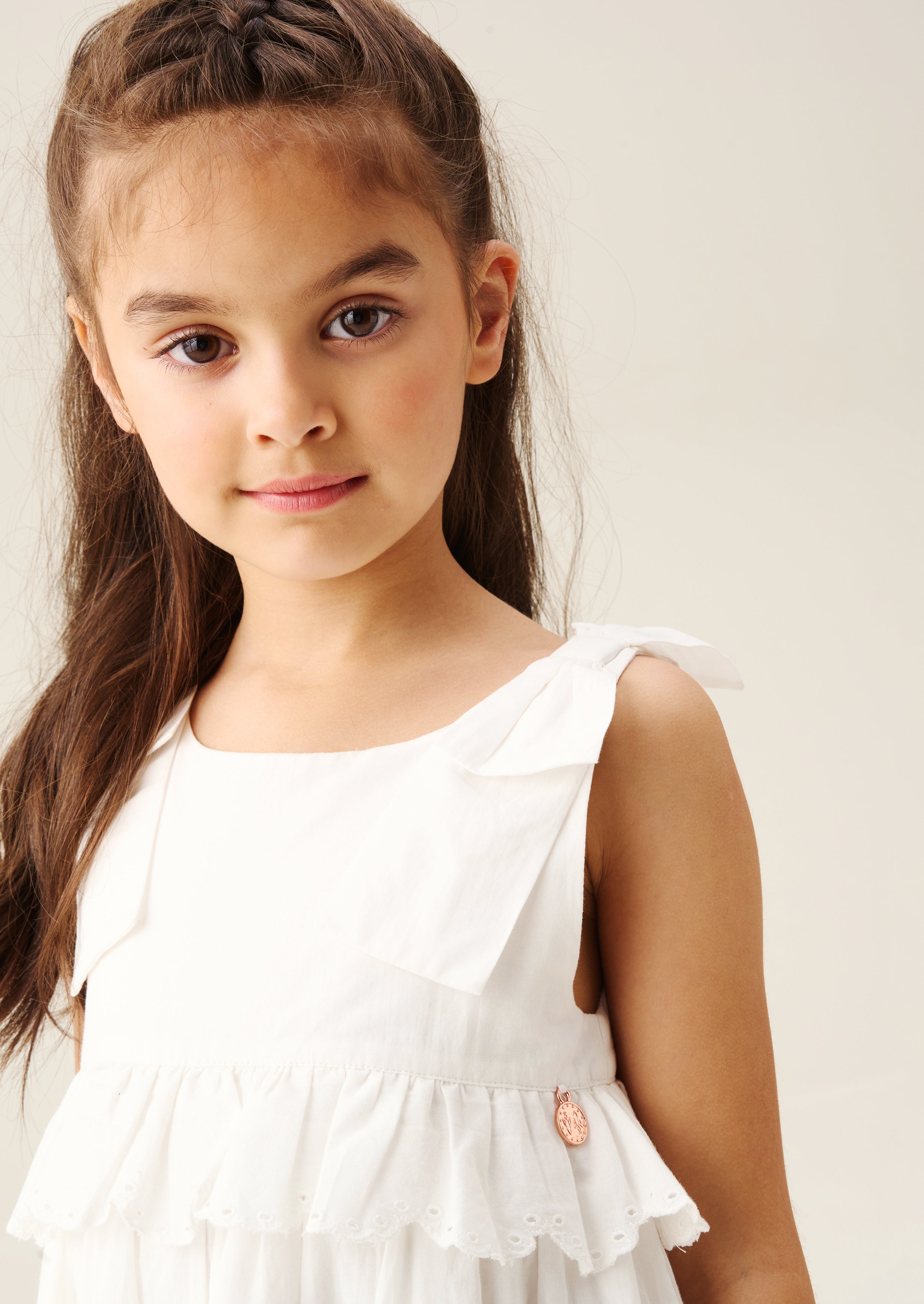 Robe mi-longue à volants Yasmine avec bretelles croisées