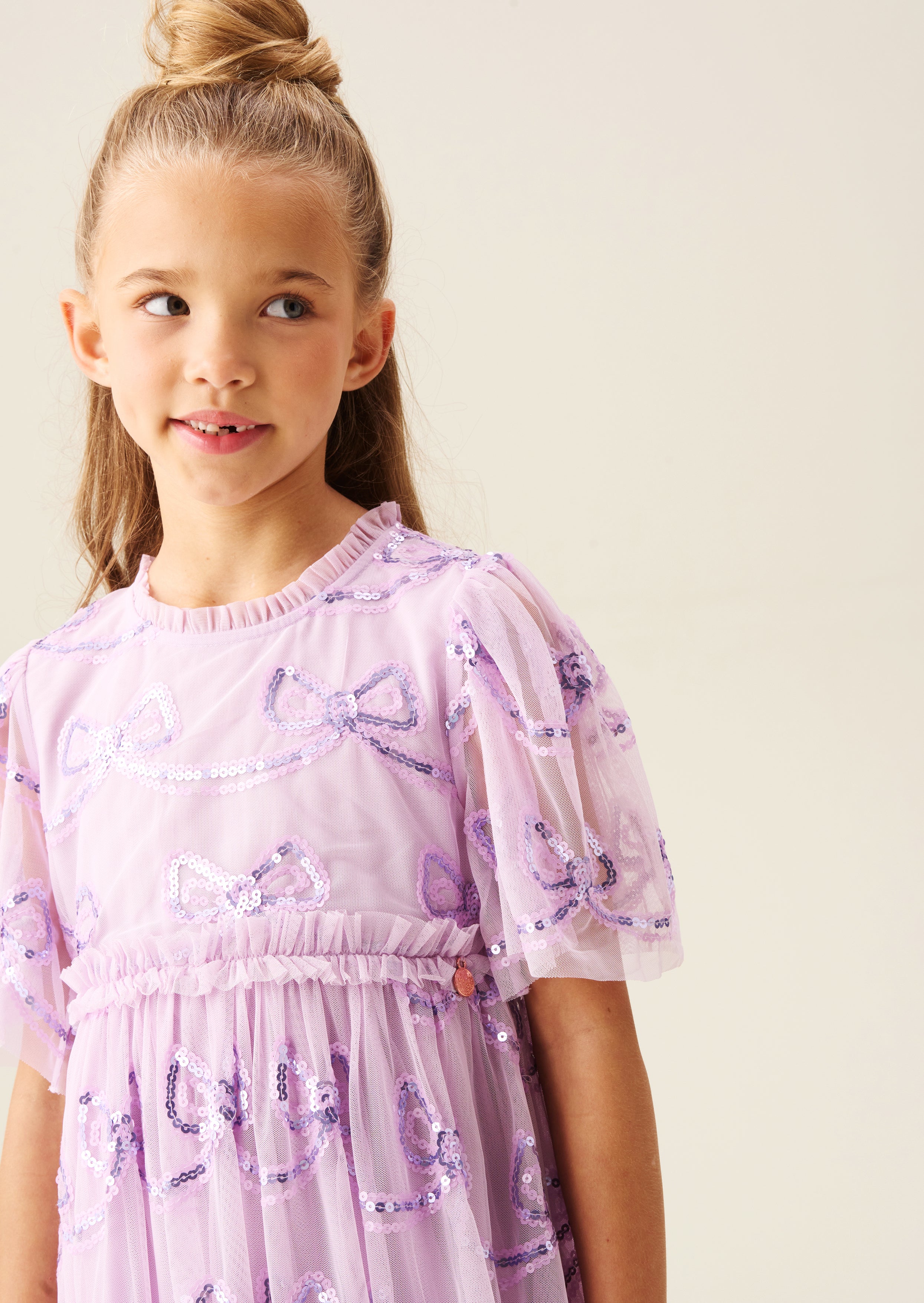 Vestido de Malla con Lentejuelas y Lazo Púrpura Delta