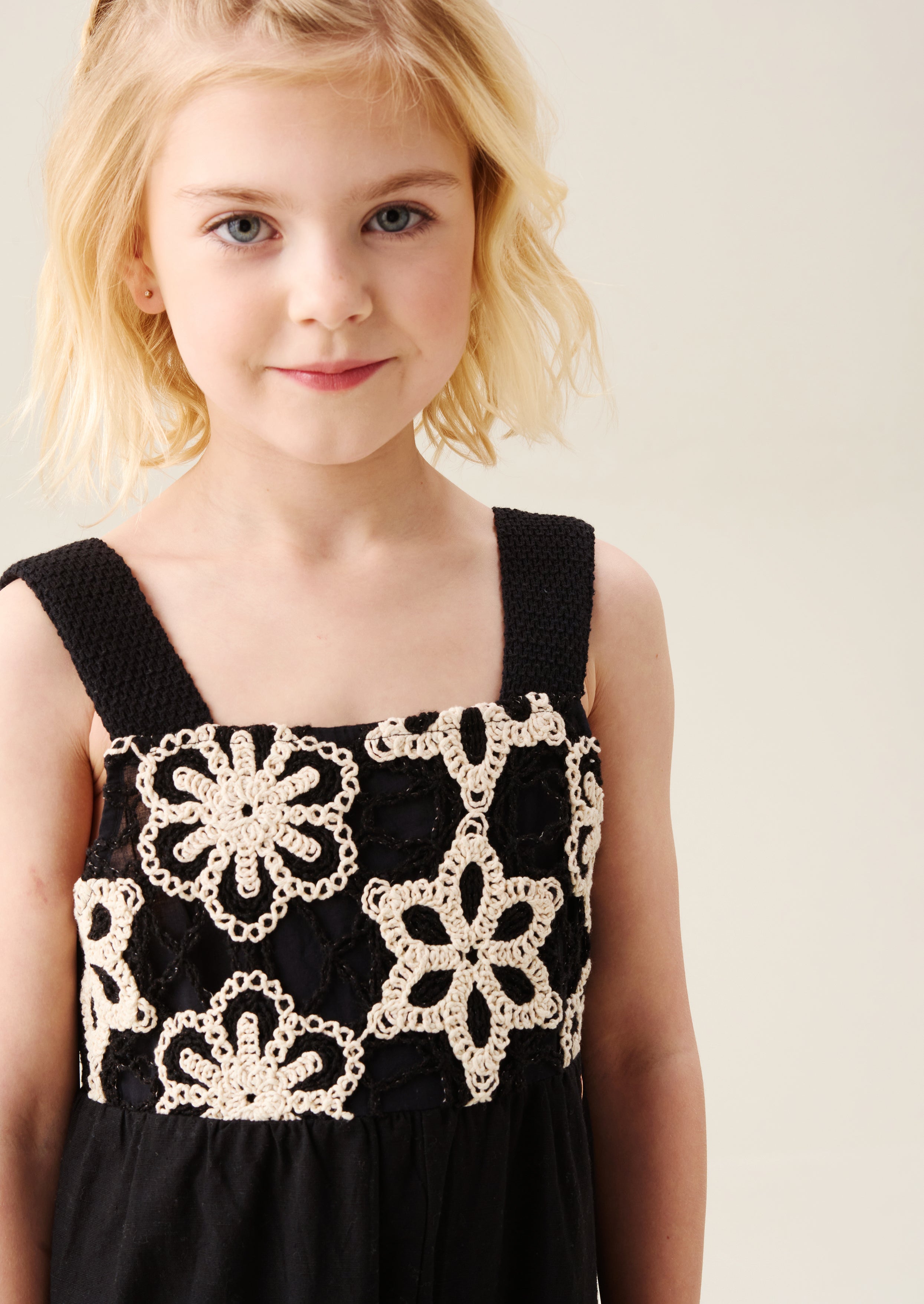 Tuta in Lino Nera Illiana con Crochet