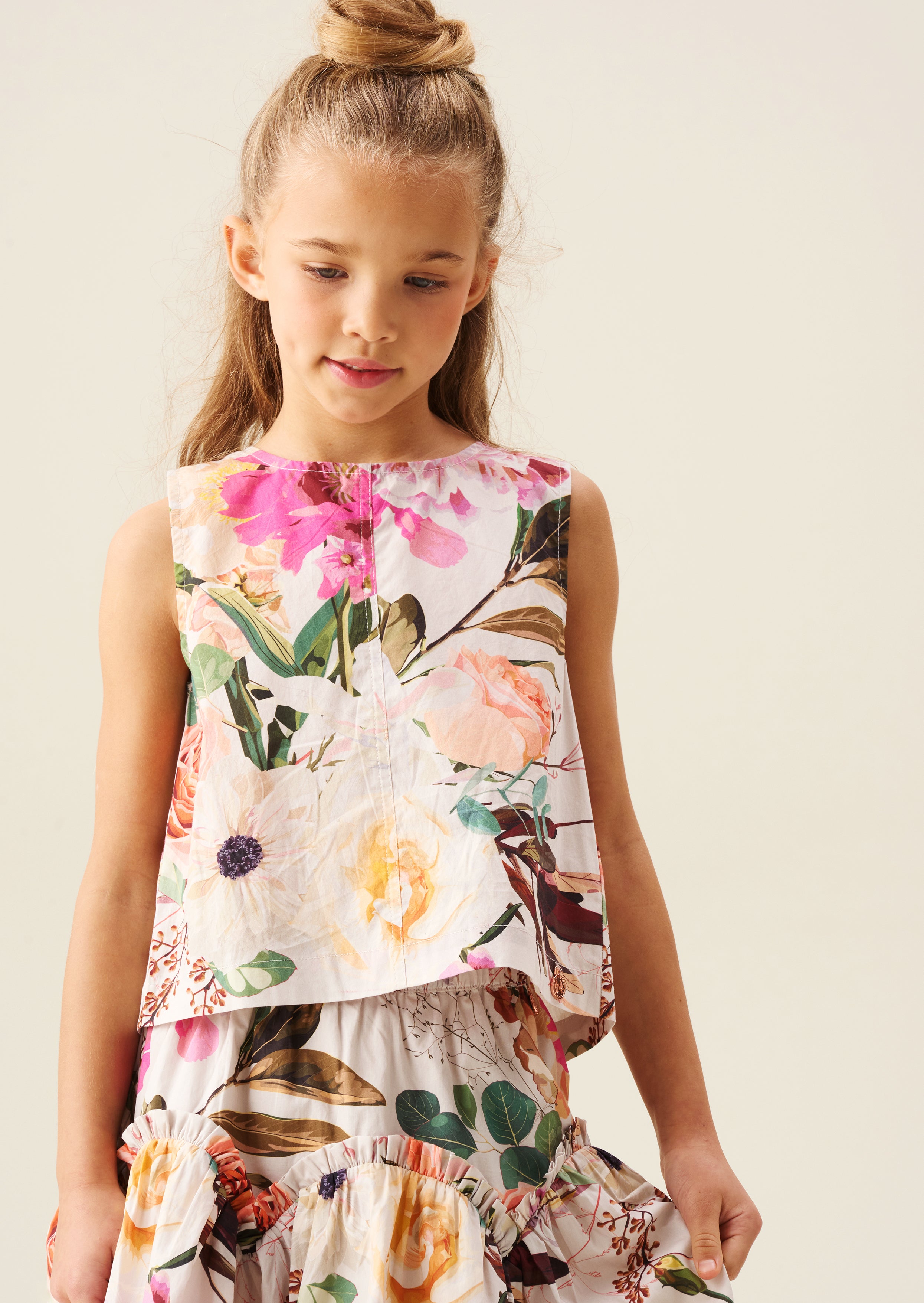 חולצת שלד עם קשירה מרובת דליה