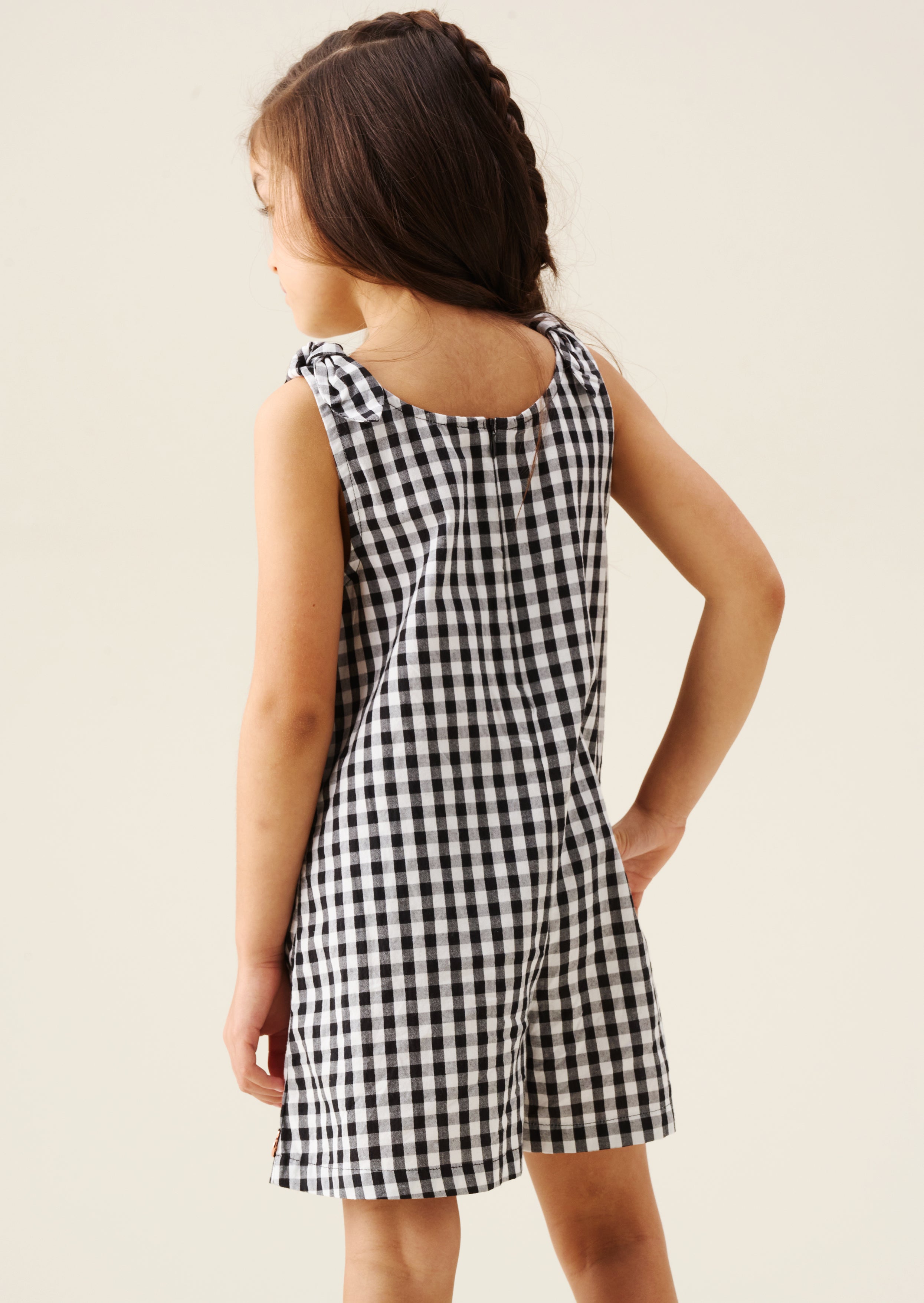 Czarne ogrodniczki w kratę Delilah