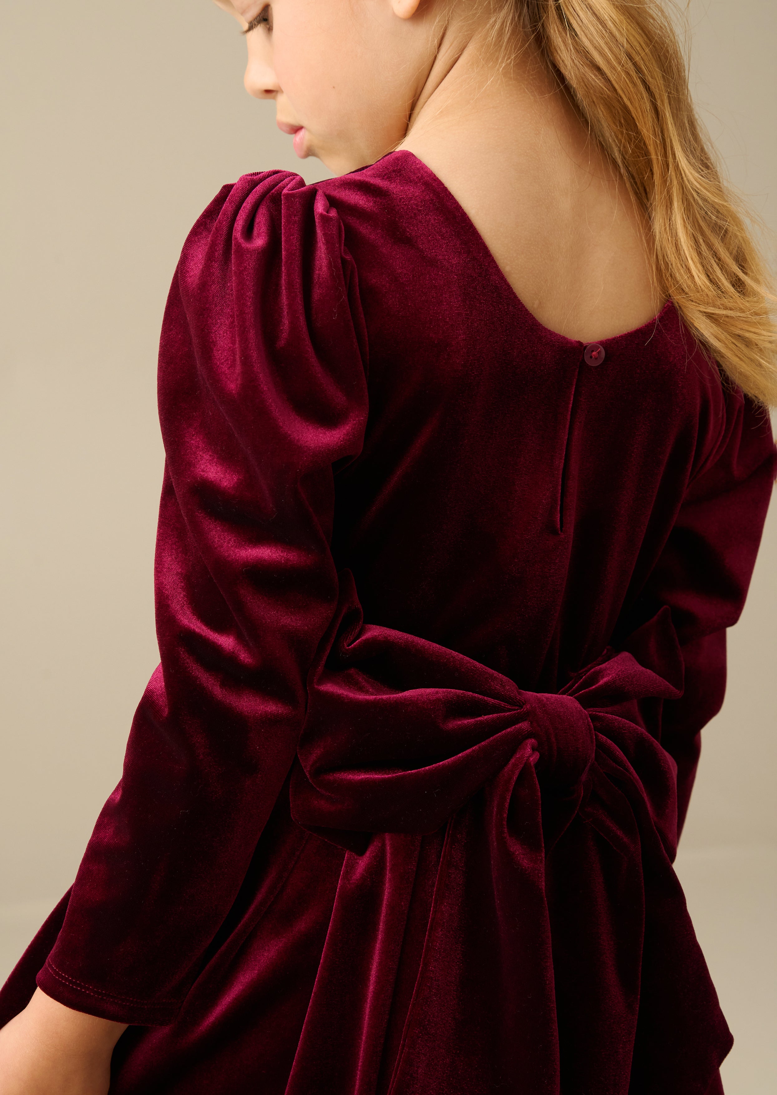 Vestido Grace de terciopelo con lazo en la espalda
