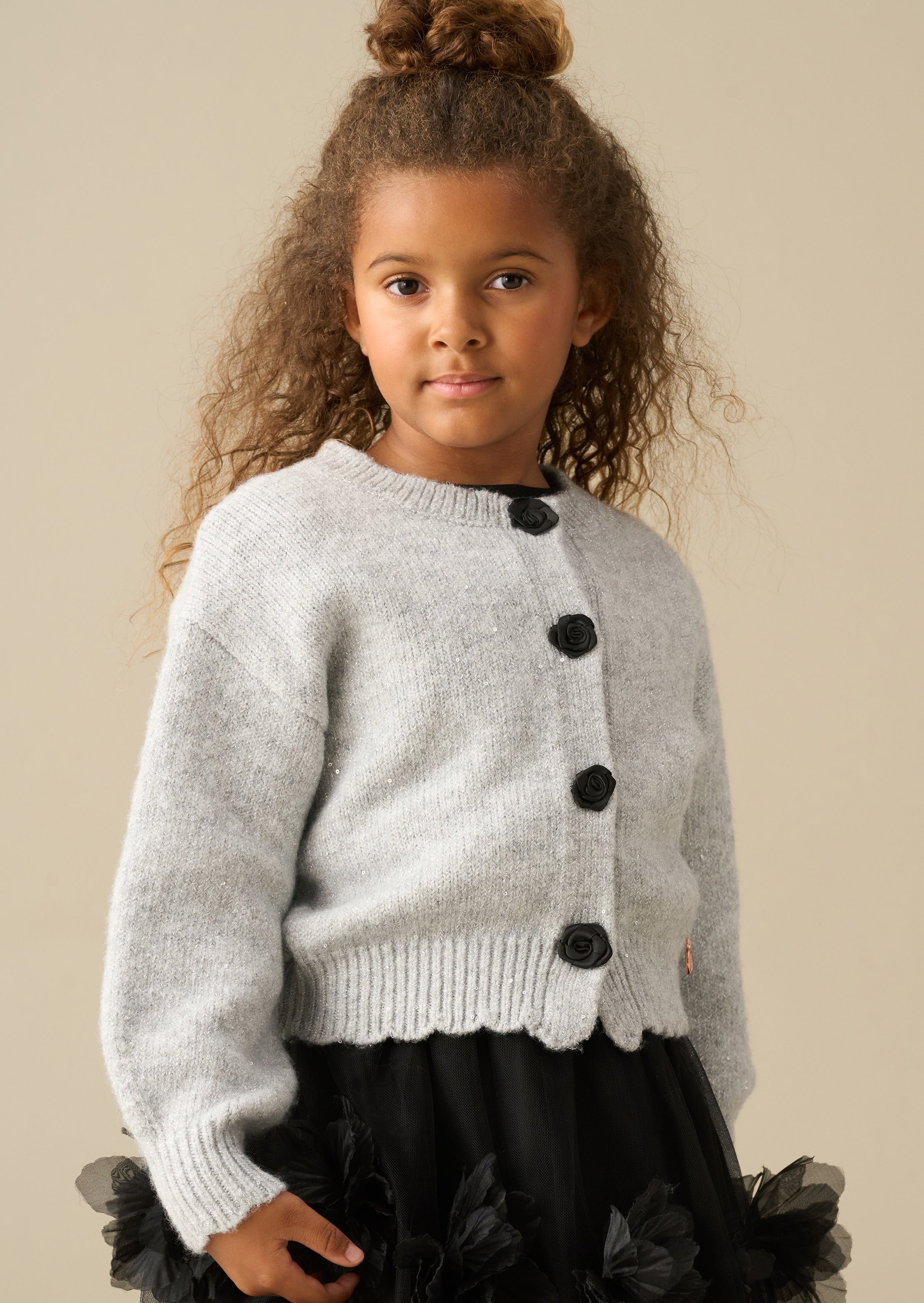 Elory Strick-Cardigan mit Pailletten und Muschelrosen