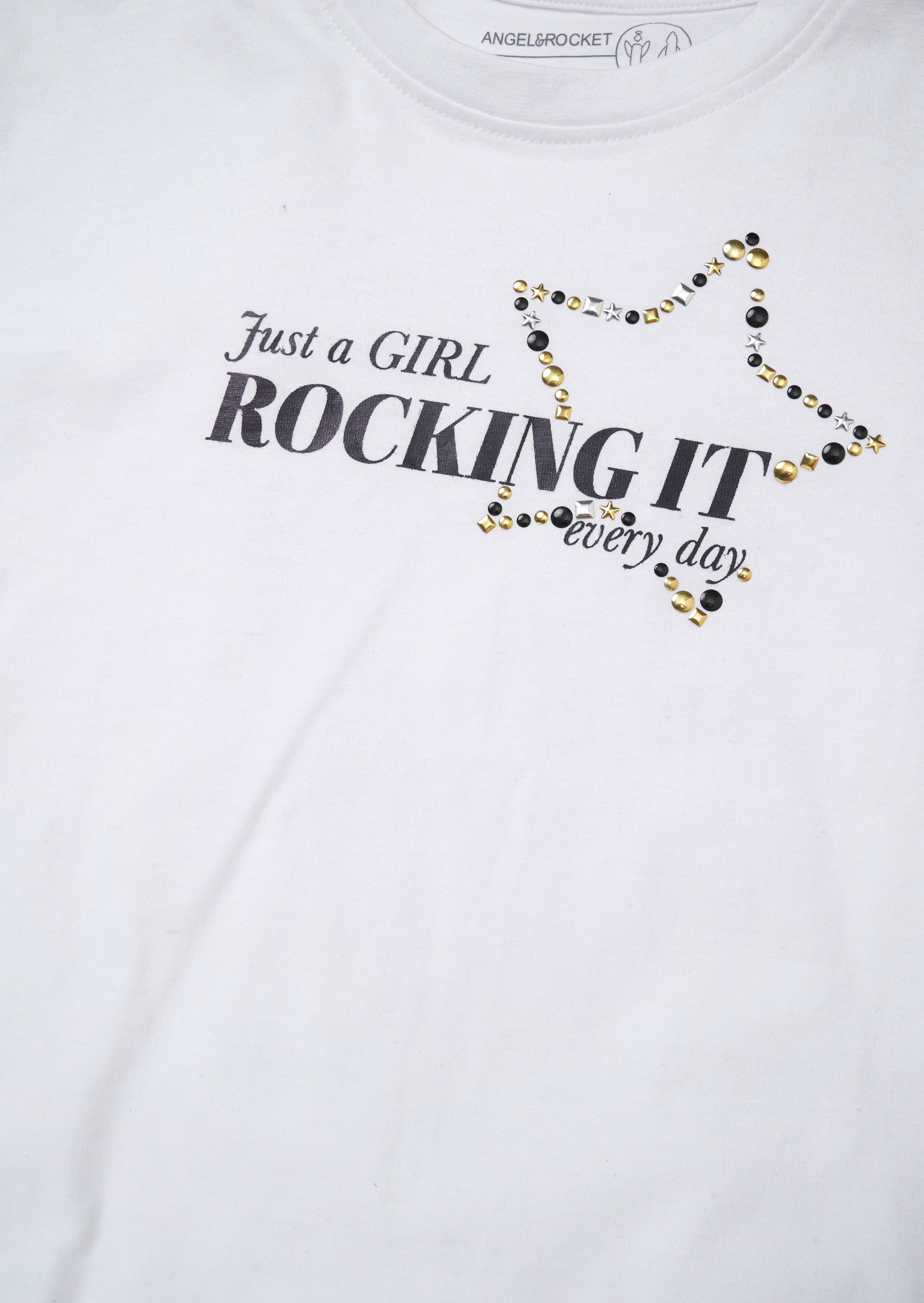 تيشيرت جيجي وايت Rocking It