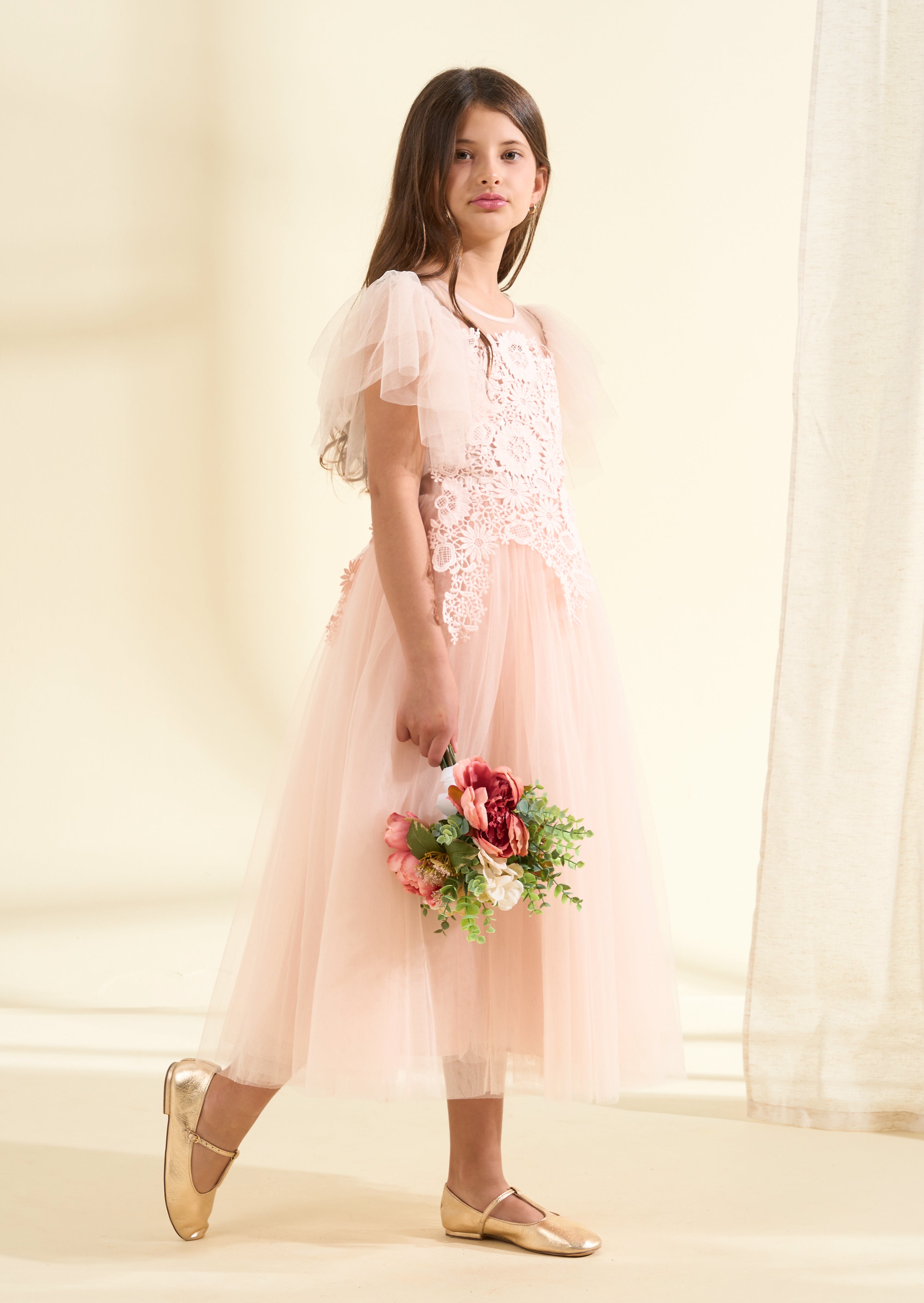 Sukienka Anelise Blush Cascade z koronki