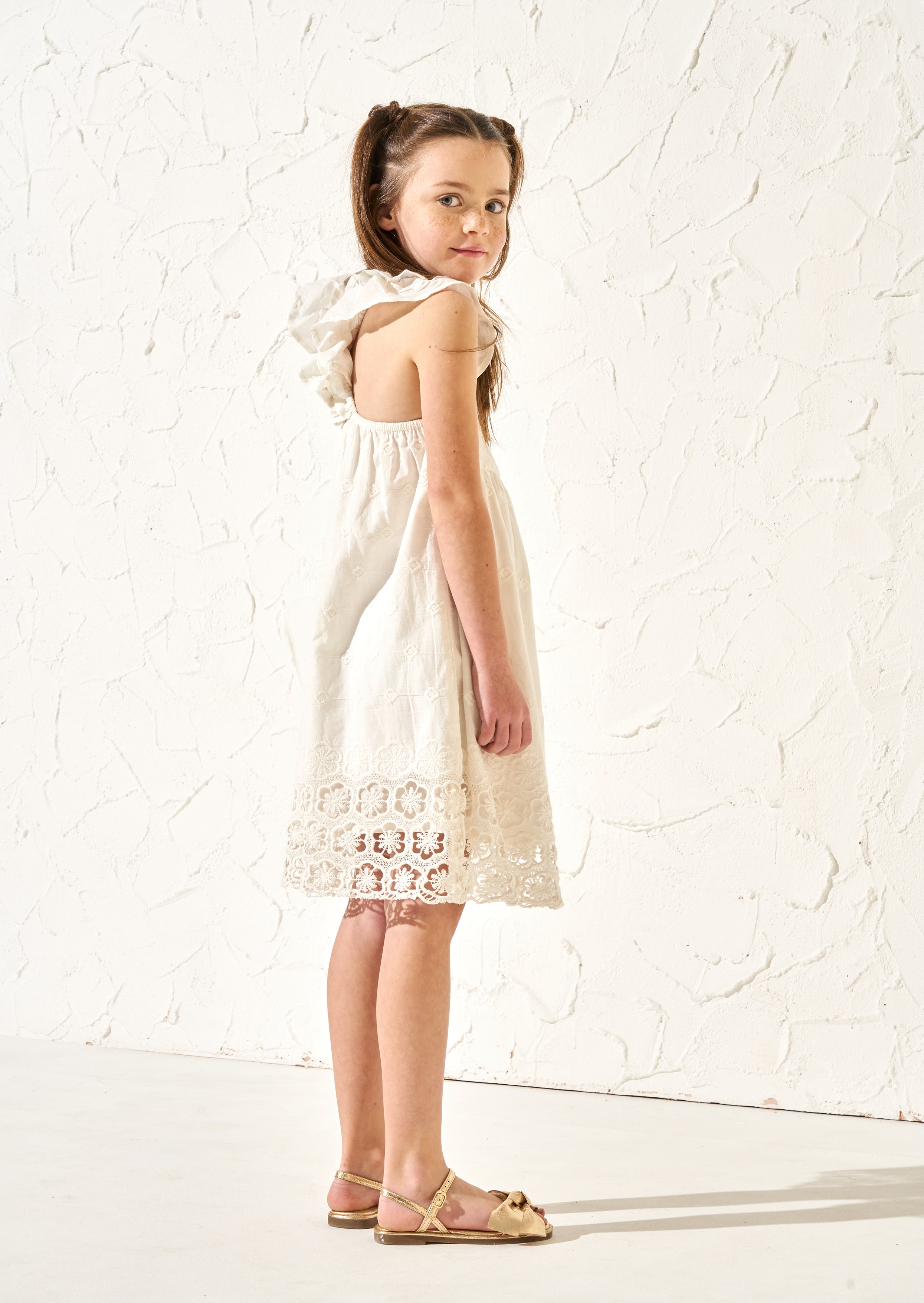 Della Weißes Spitzenbesatz Sommerkleid