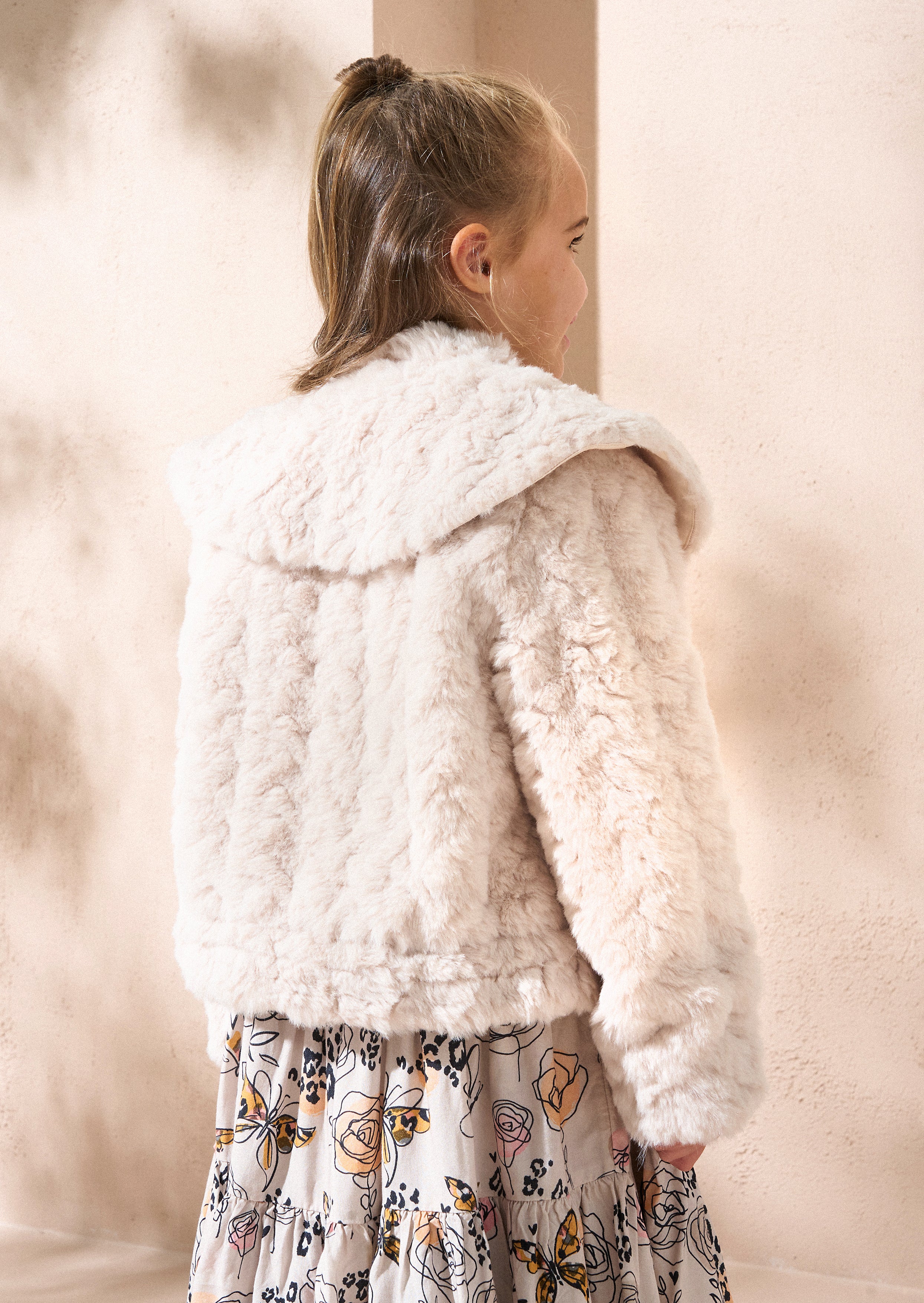 Płaszcz z kołnierzem z futra Cecile Nude Cut Cape