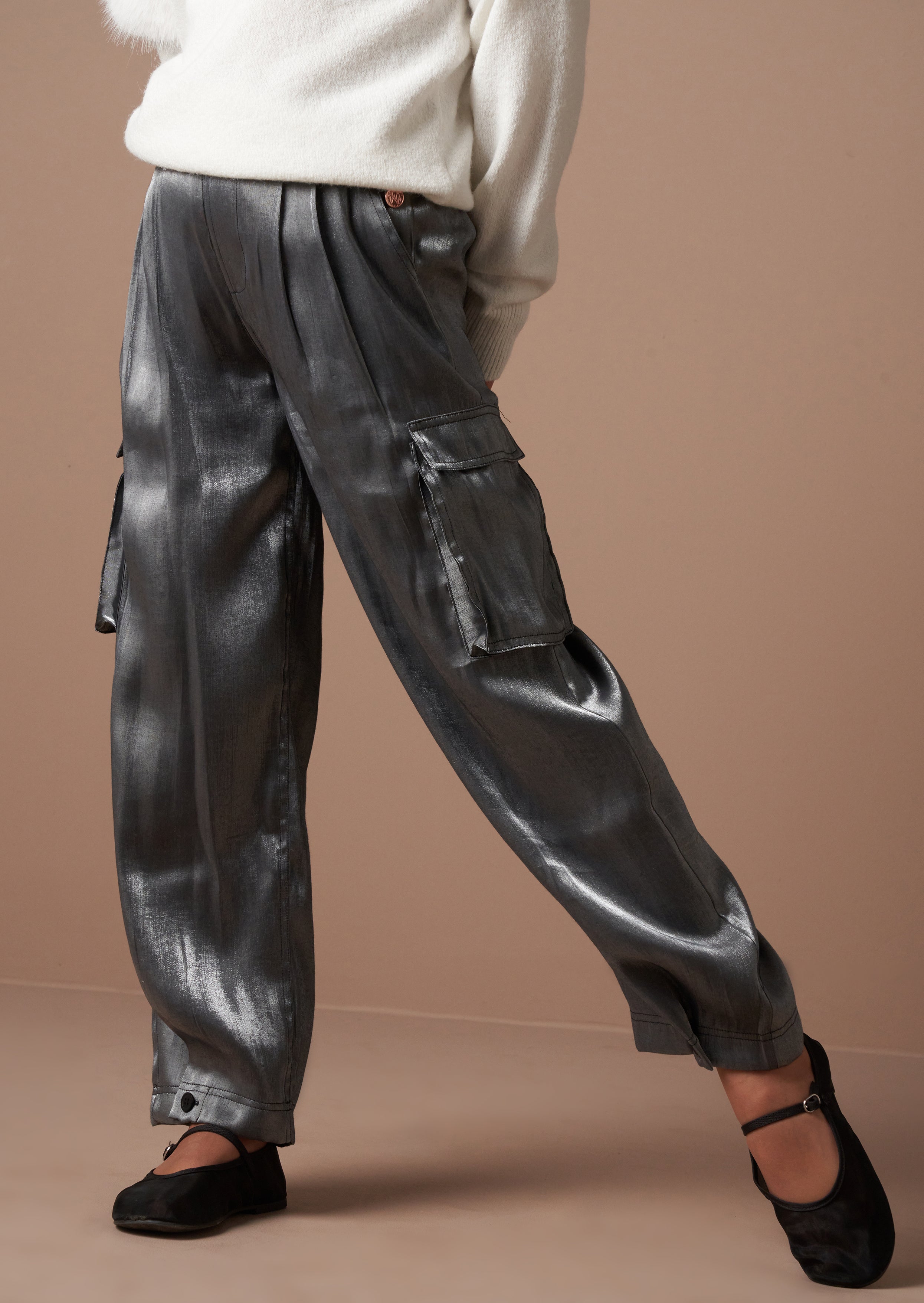 Vivienne Silber Hammerschlag Satin Cargo