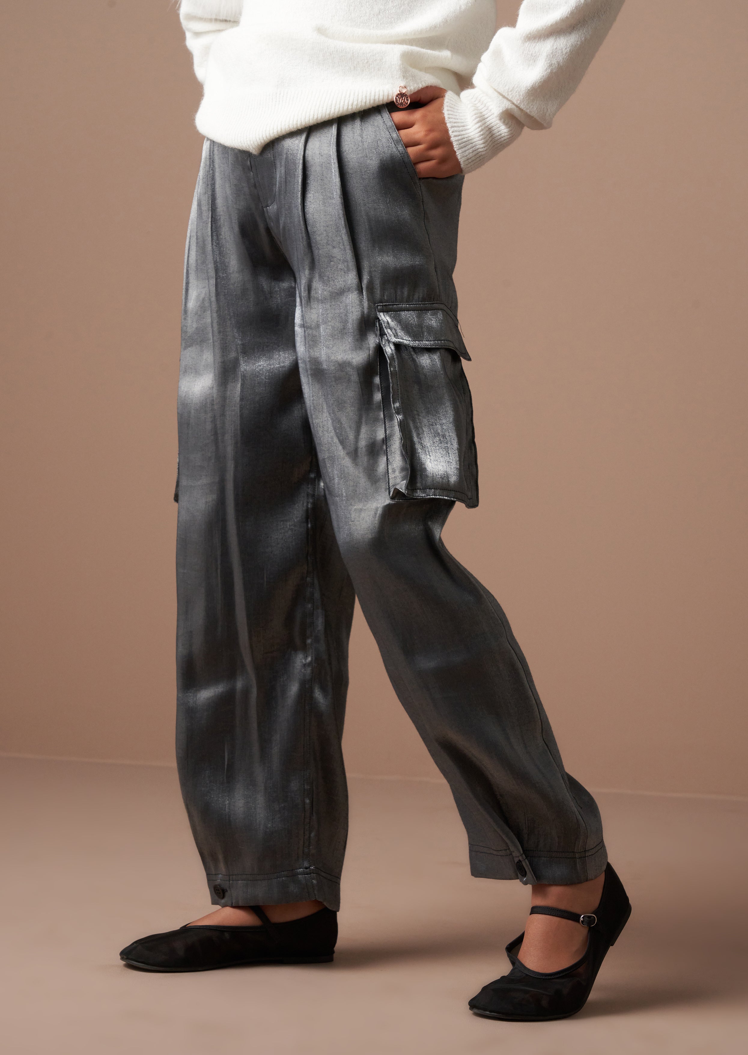 Vivienne Silber Hammerschlag Satin Cargo