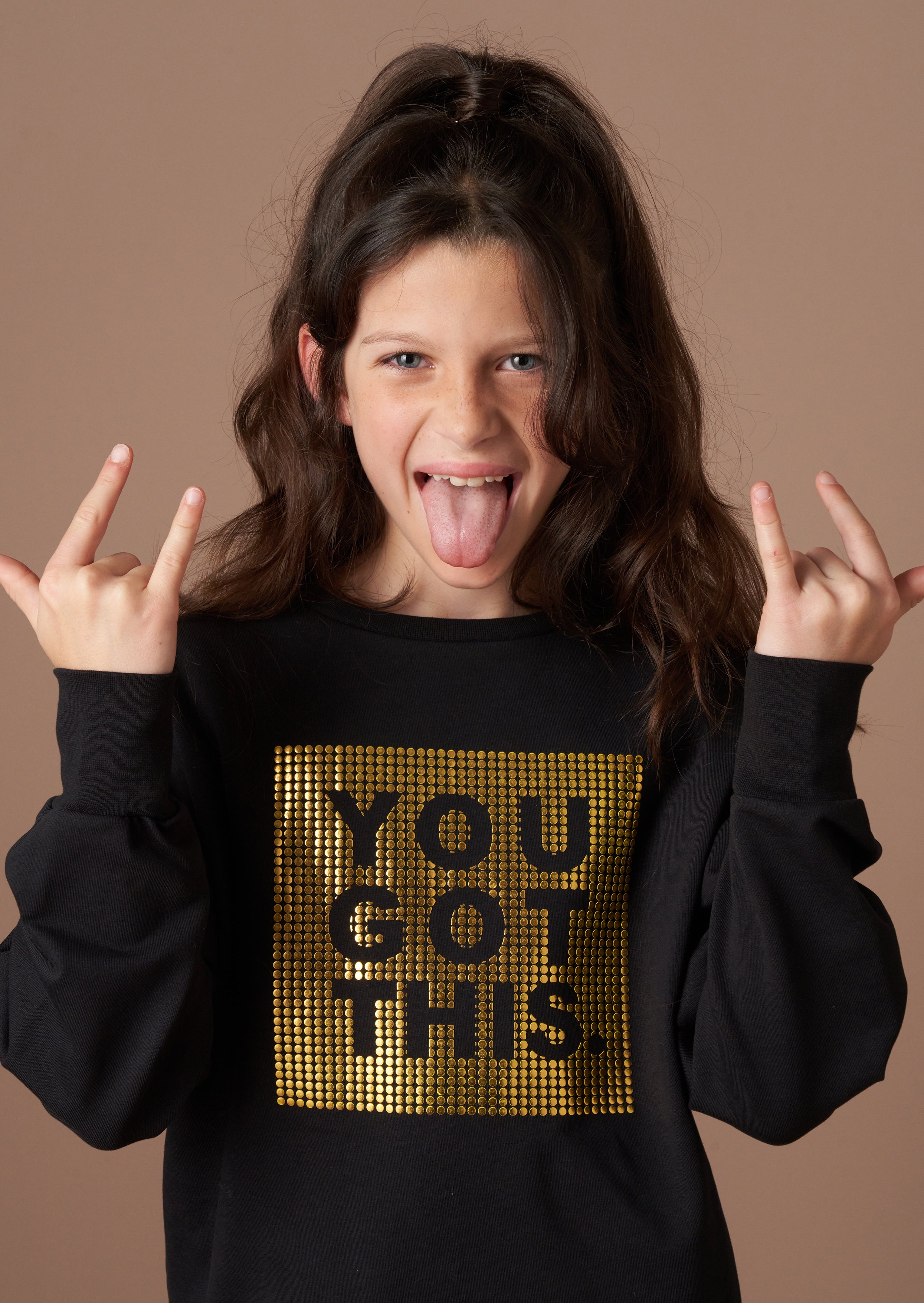 Lori Black Lang geschnittenes Sweatshirt