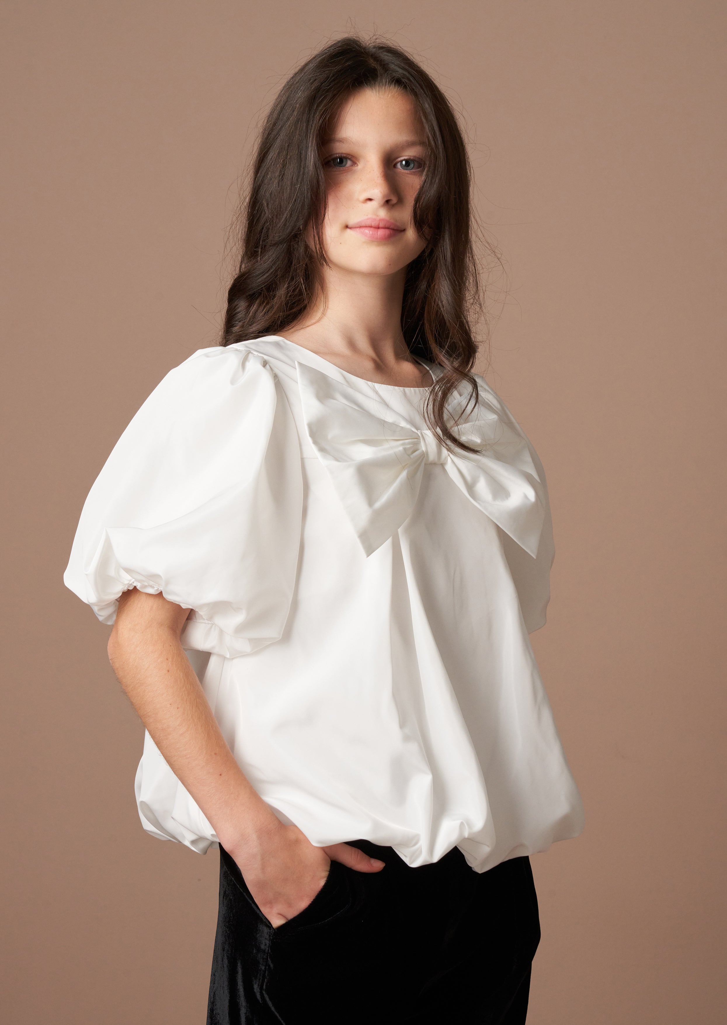 Nadia Elfenbein Blasen-Saum Schleifen-Top