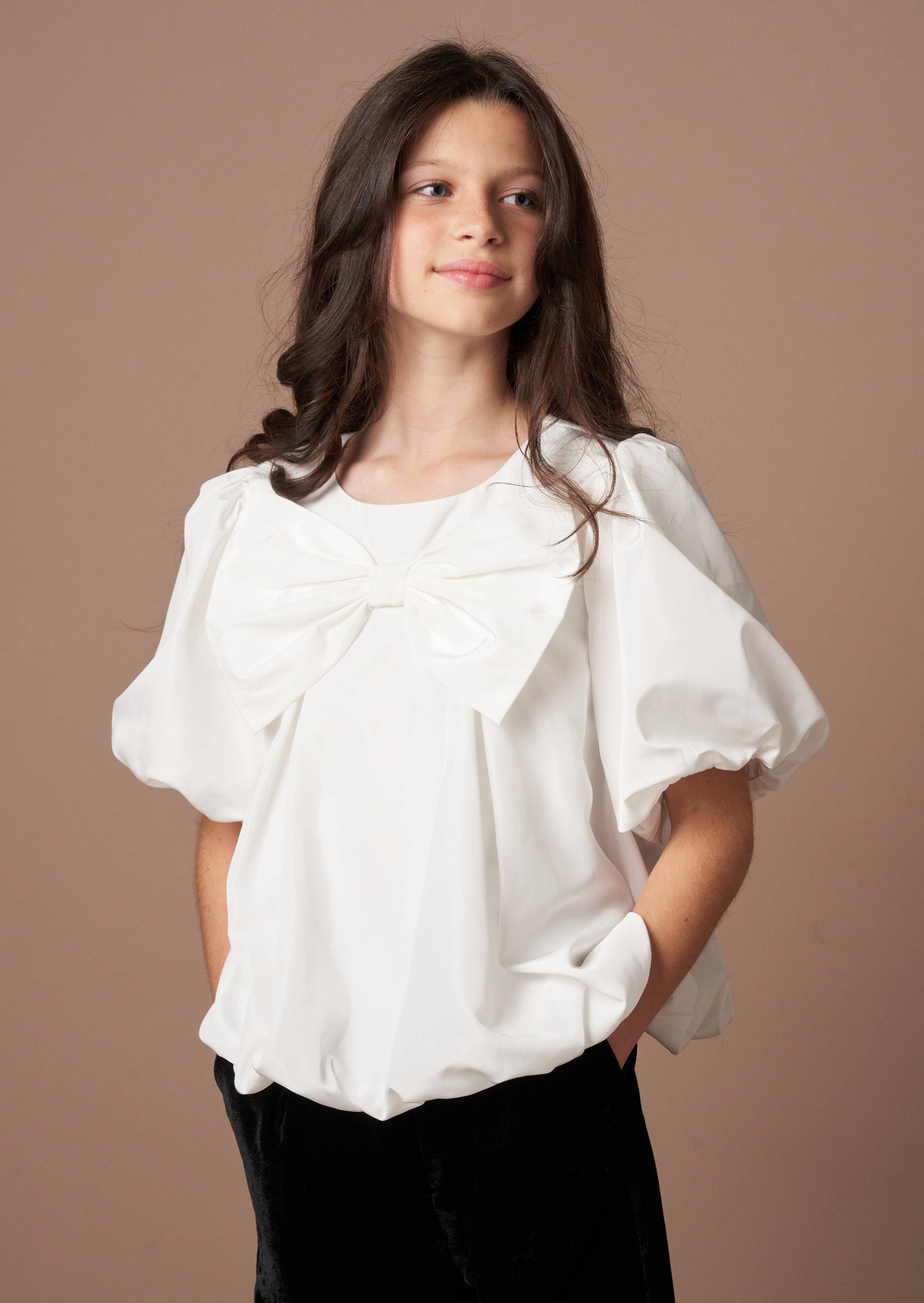 Nadia Elfenbein Blasen-Saum Schleifen-Top