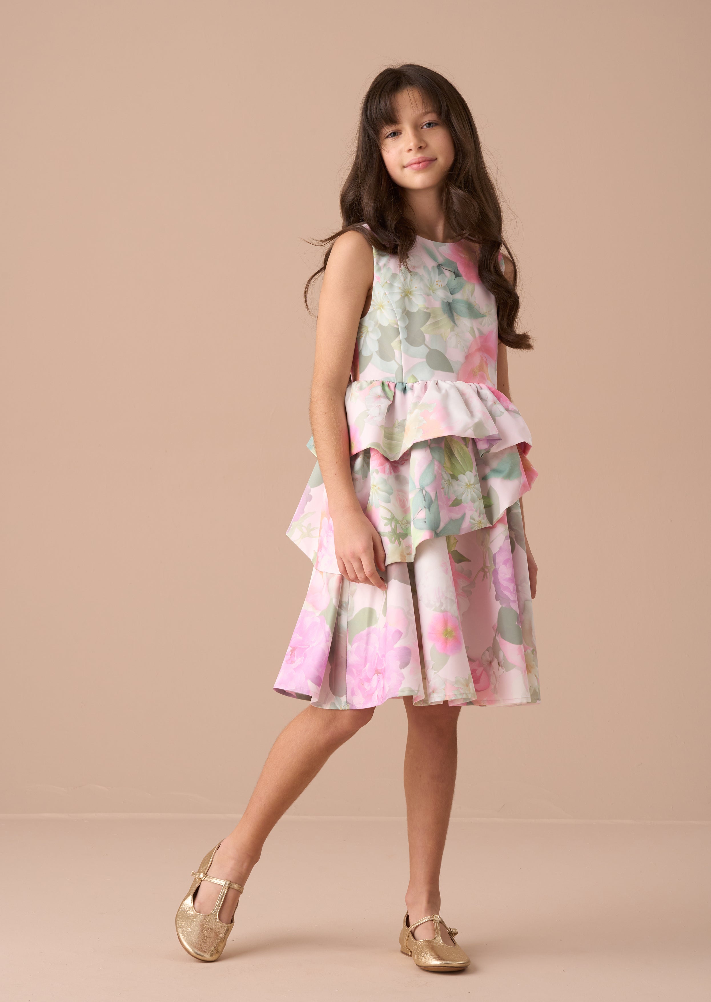 Vestido estampado de volantes en capas Lilah rosa