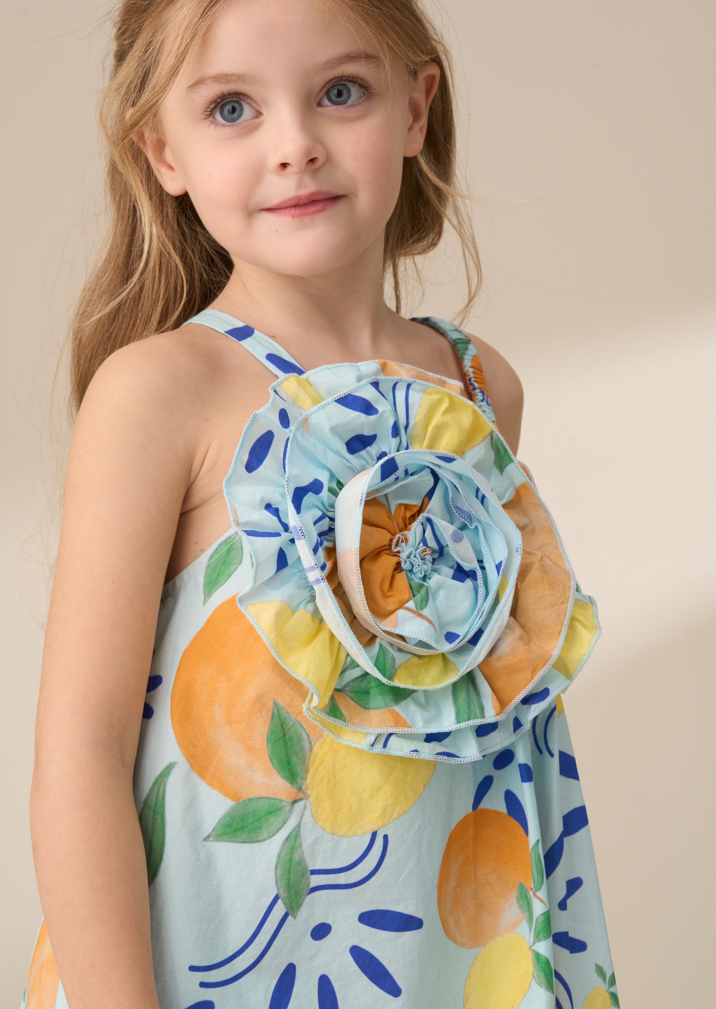 Vestido Carrie con Corsage y Estampado Múltiple de Vuelo