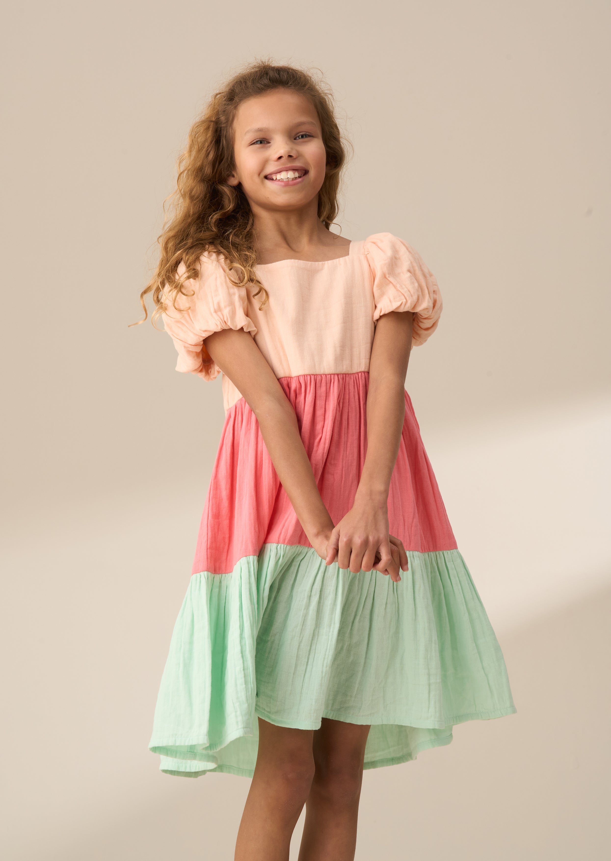 Vestido Casey Multinivel con Bloques de Color