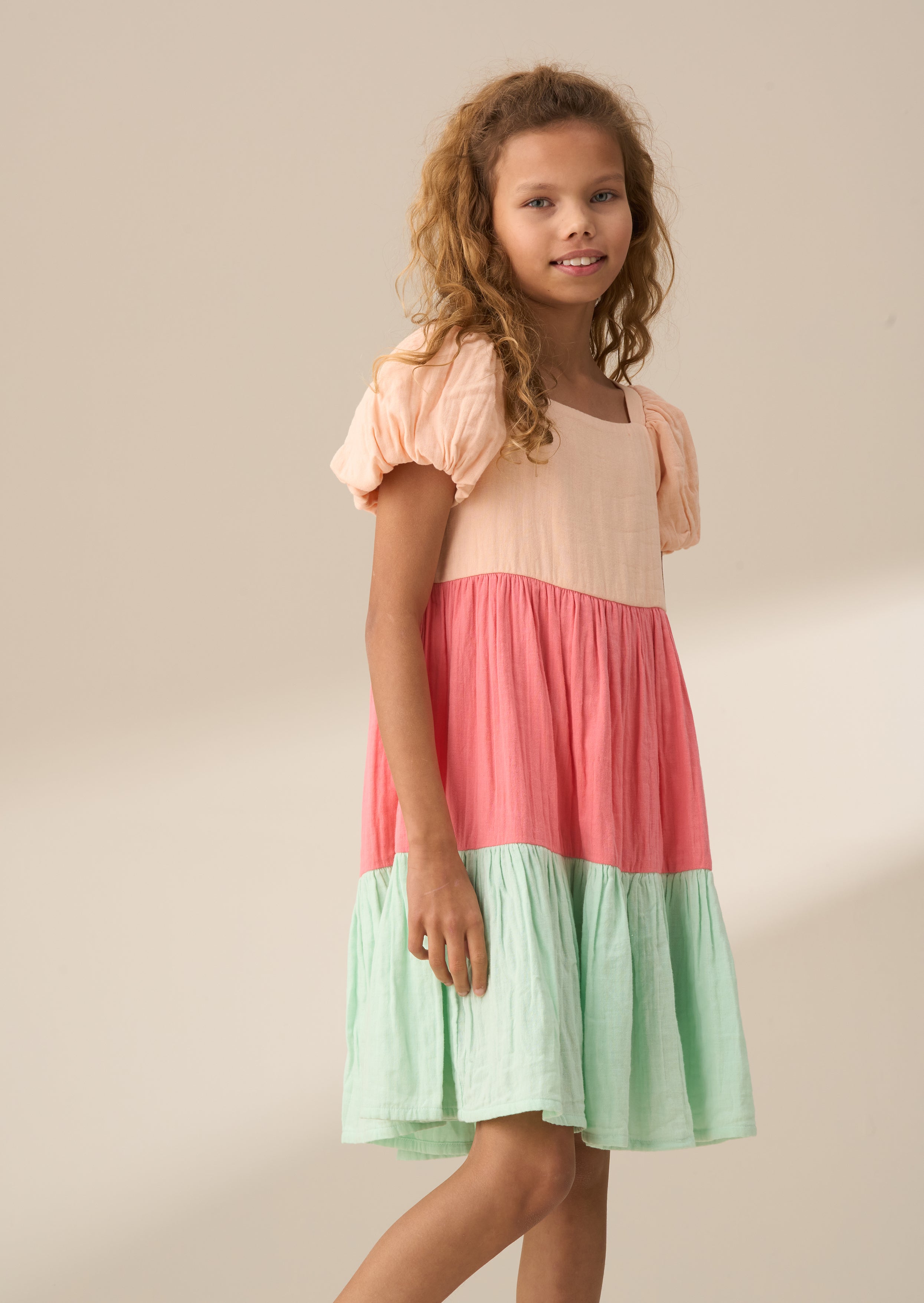 Vestido Casey Multinivel con Bloques de Color