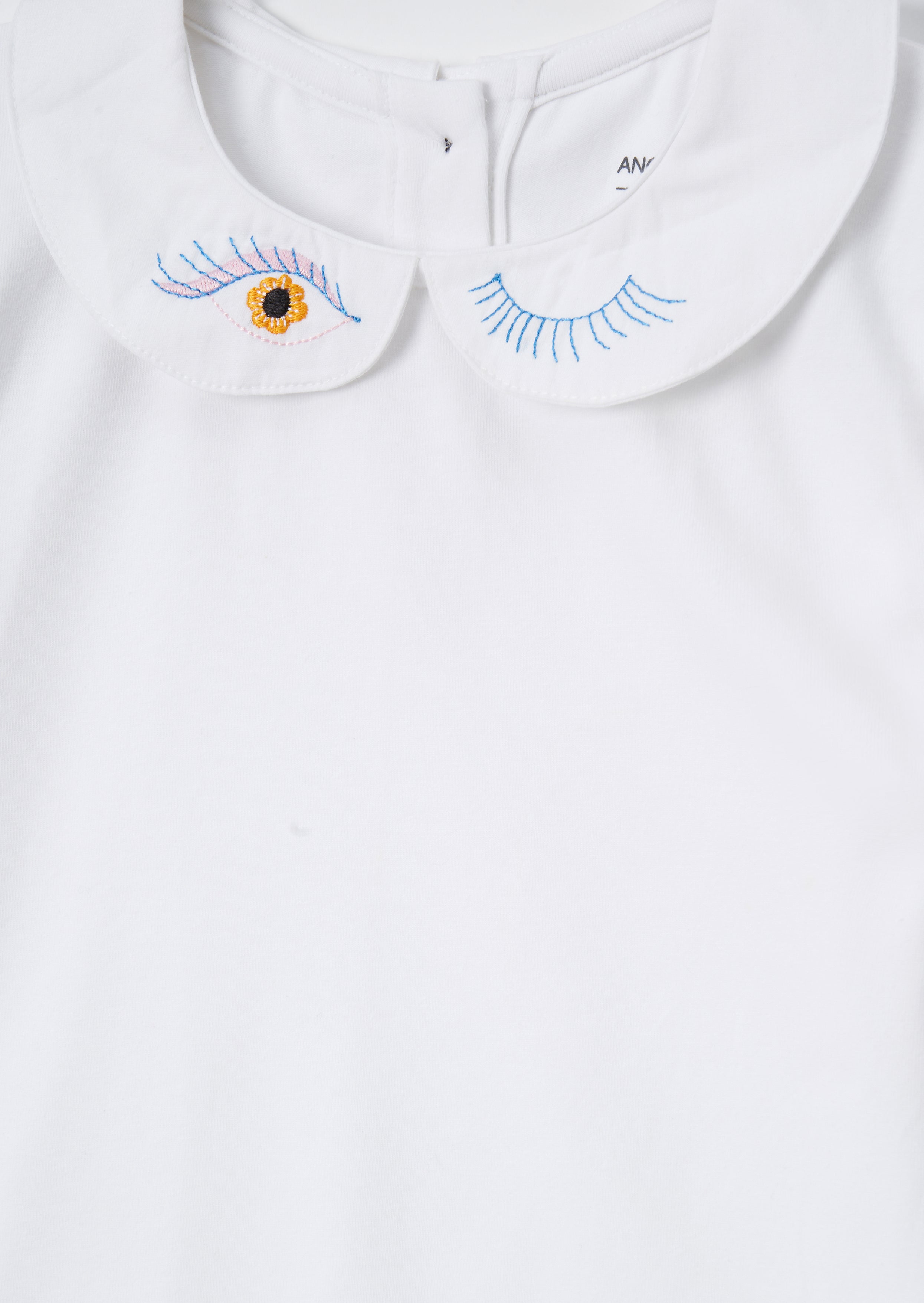 Camiseta Heidi White con Cuello Peter Pan