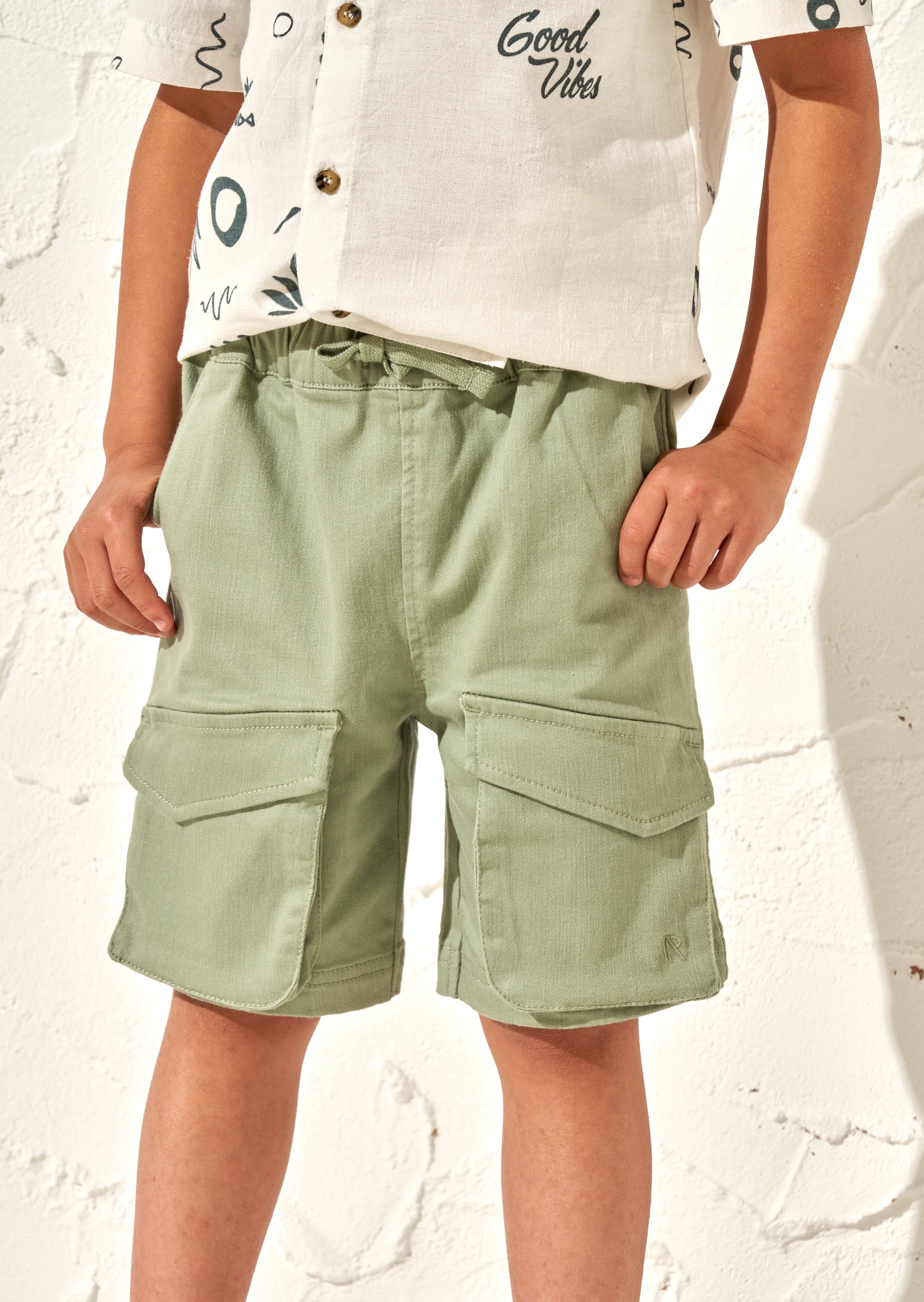 Sage Niko Cargo gewaschene Denim-Shorts
