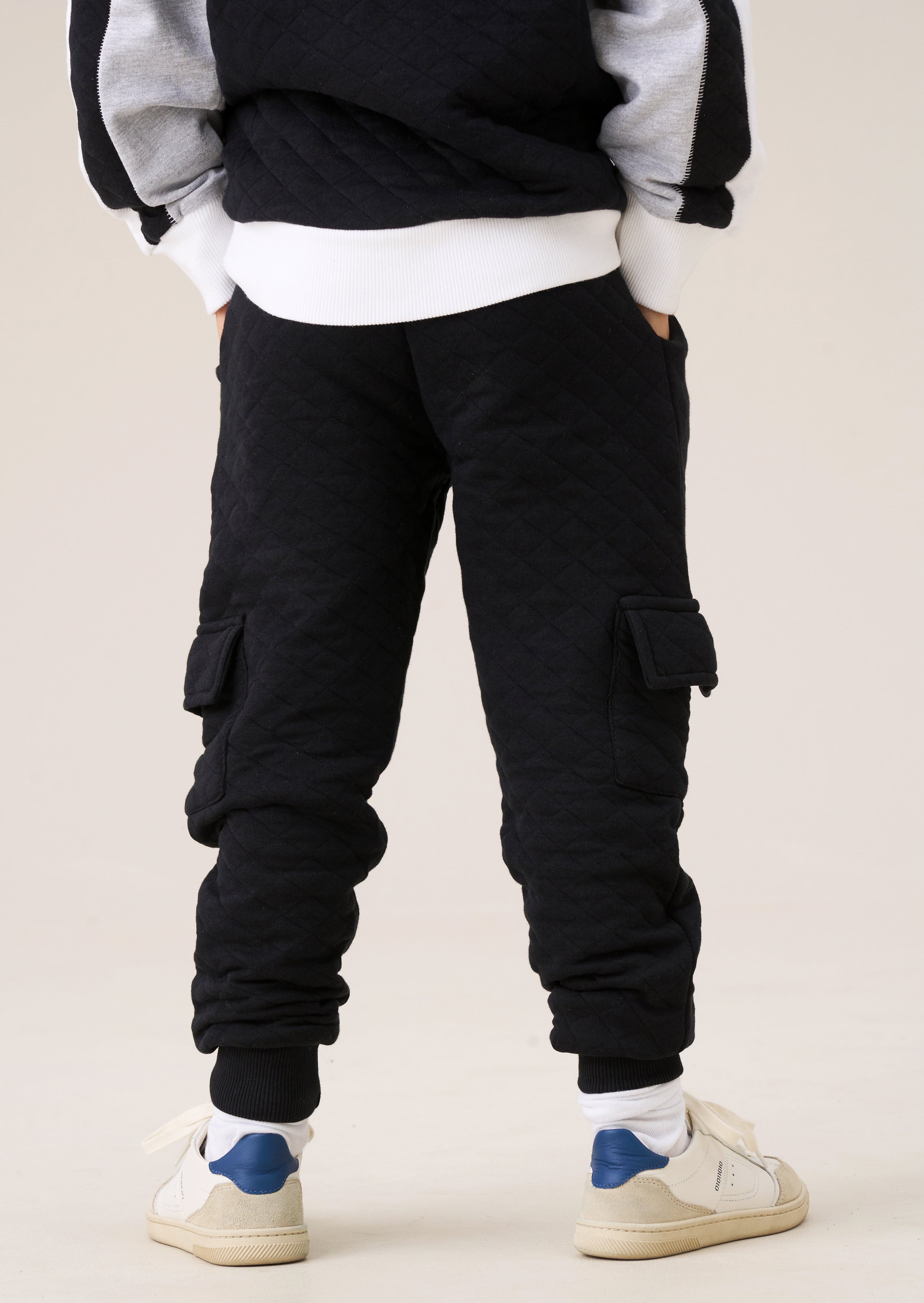 Sonic czarne teksturowane joggery cargo