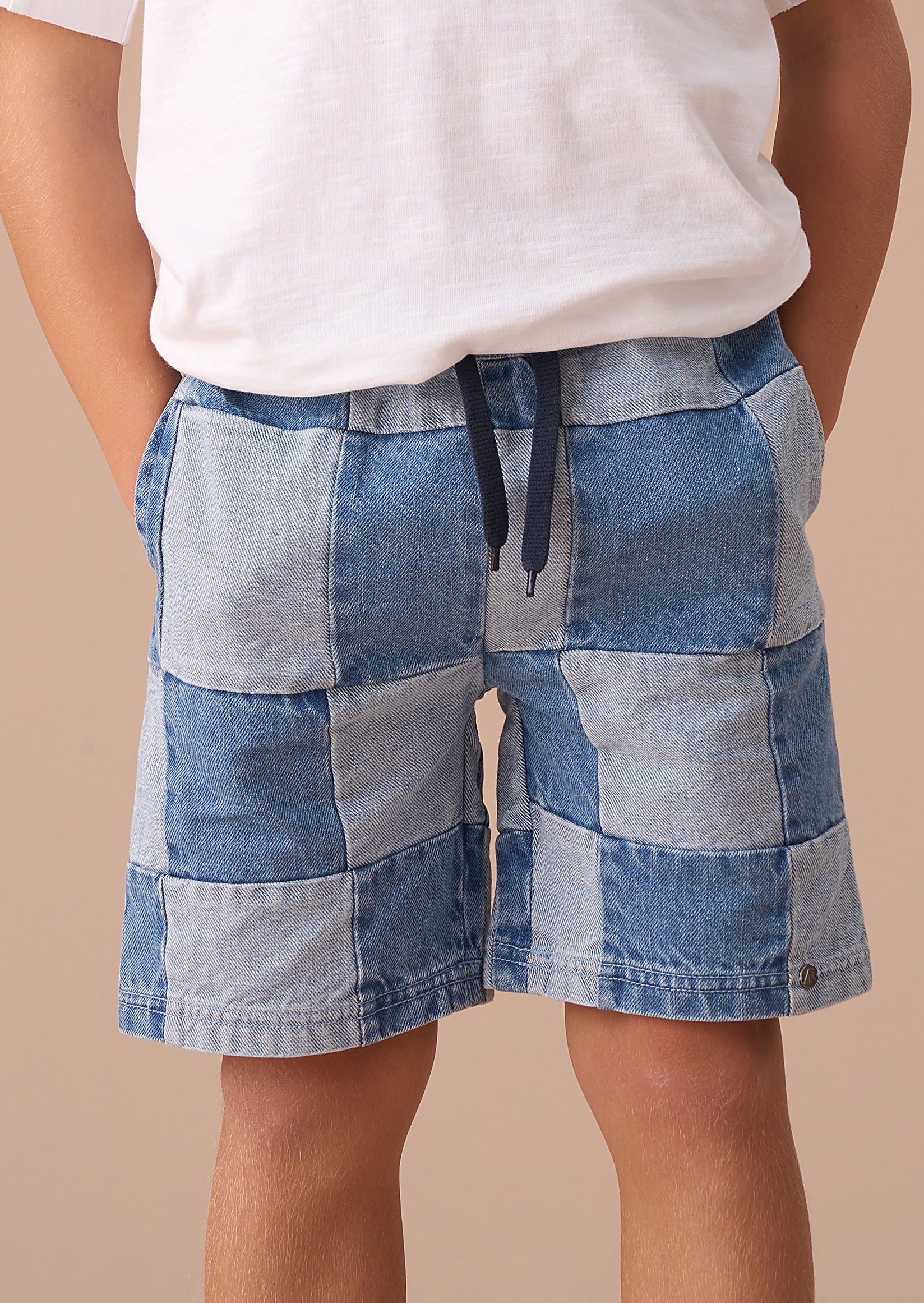 Neil Blaue Patchwork-Shorts