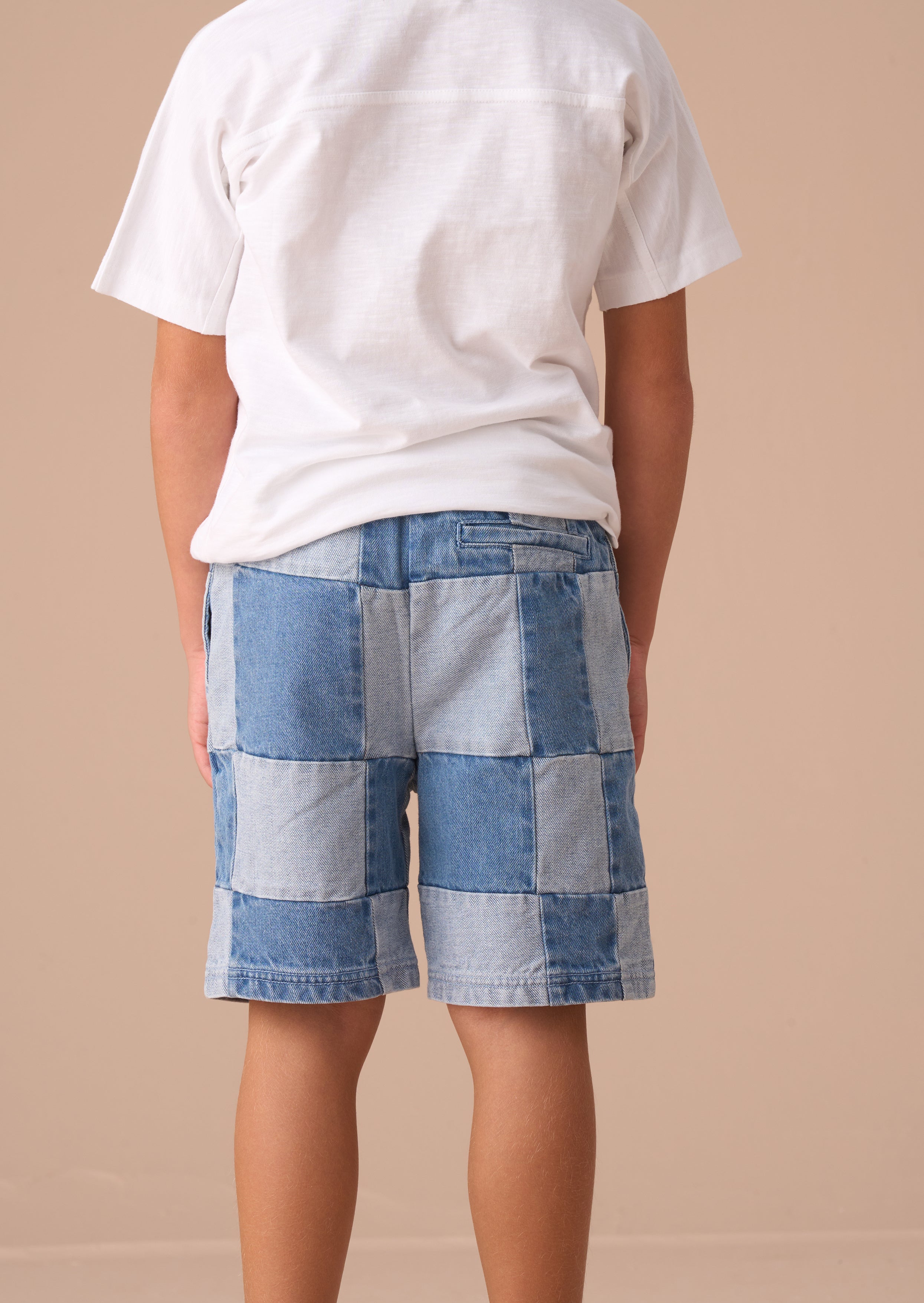 Neil Blaue Patchwork-Shorts