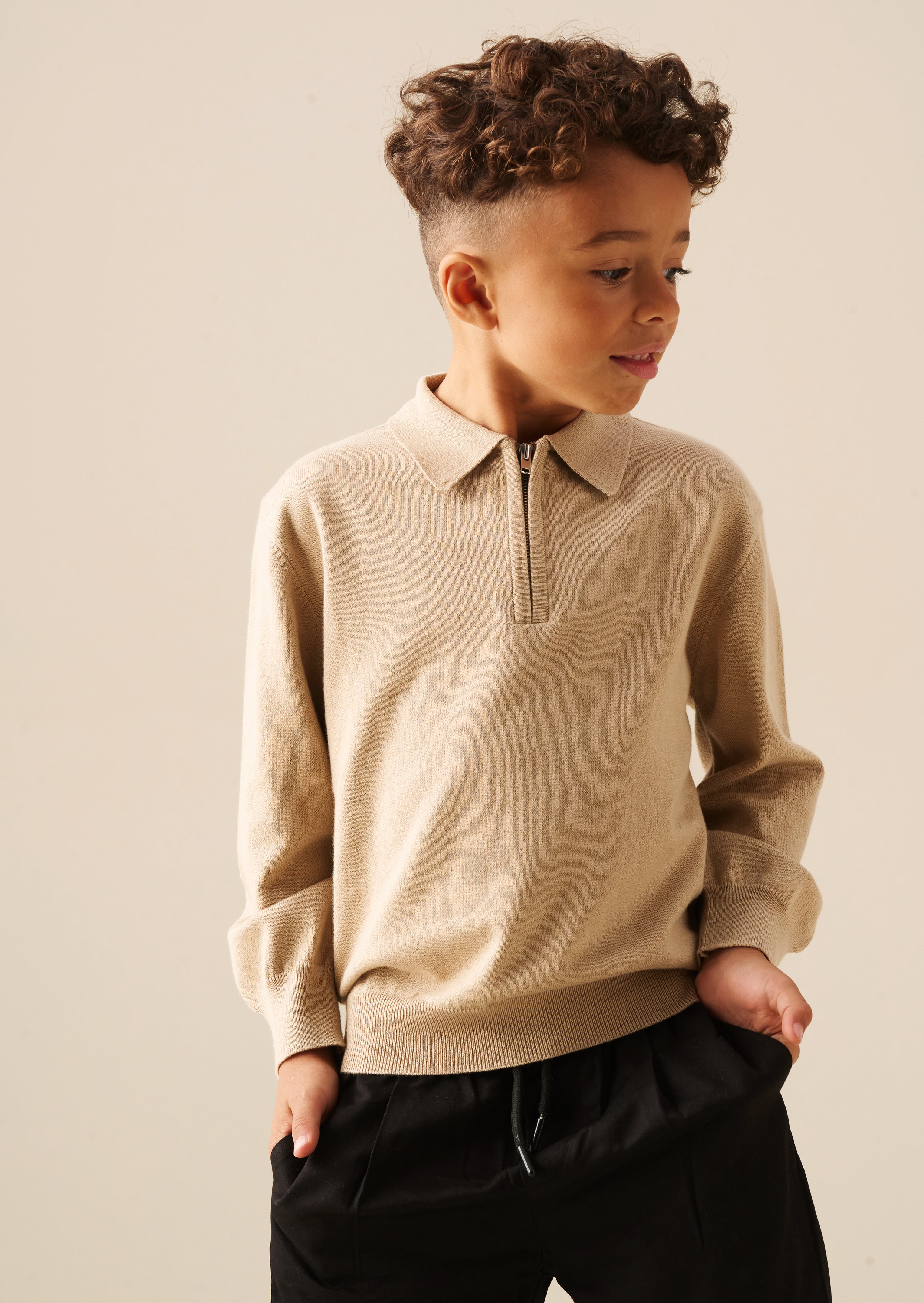 Sweter z dzianiny z kołnierzem na zamek Carter