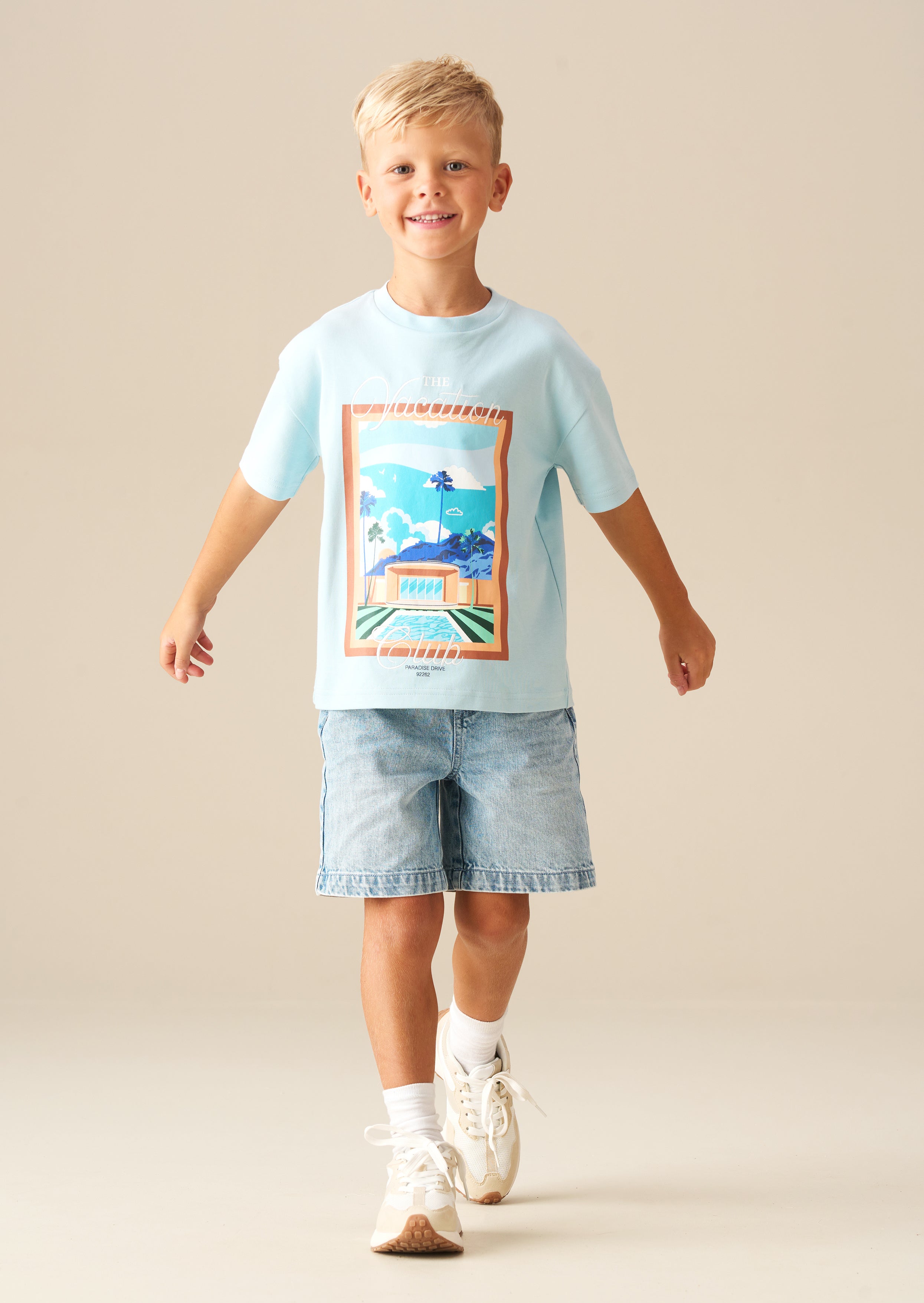 Camiseta con escena de postal Jay