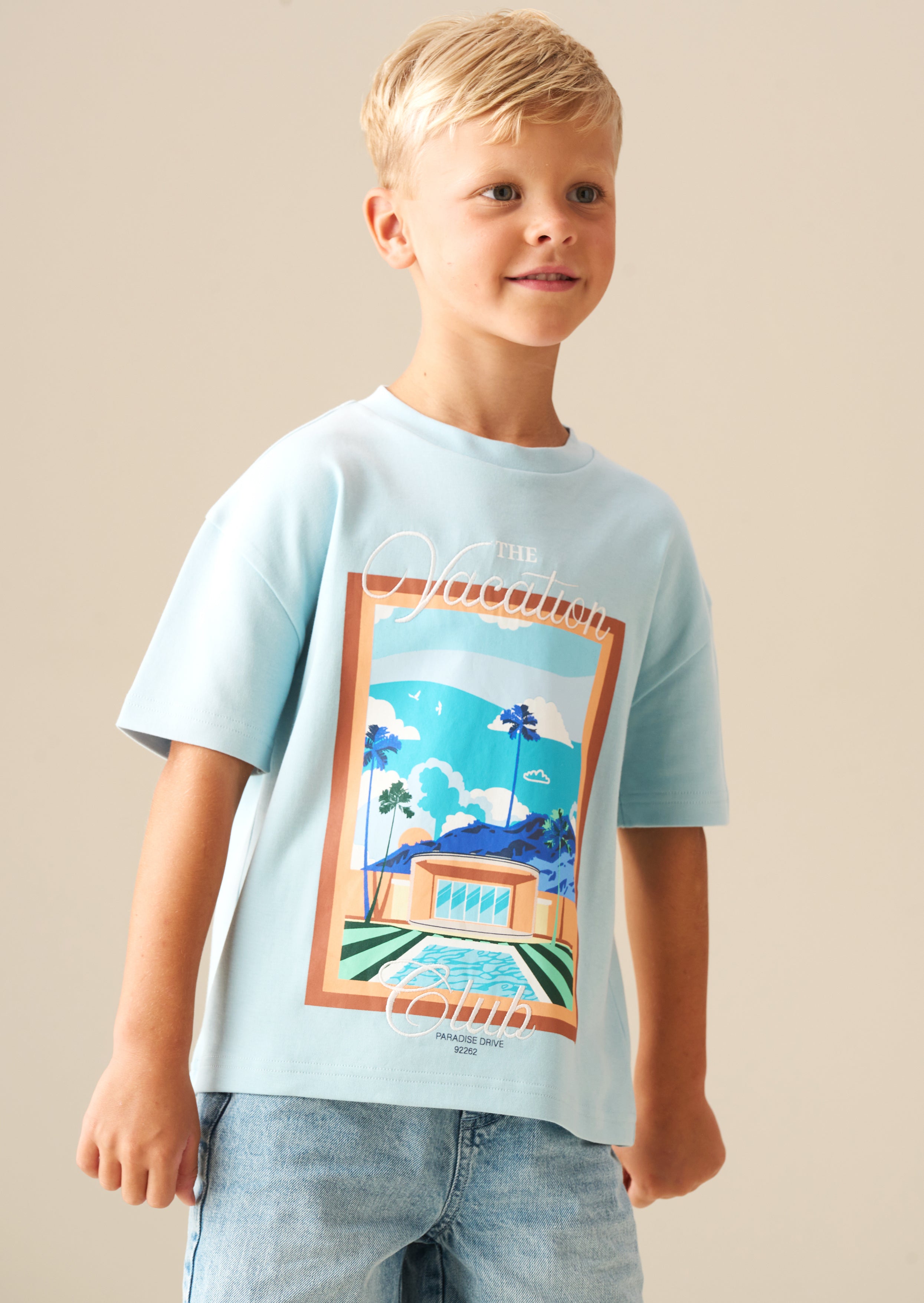 Camiseta con escena de postal Jay