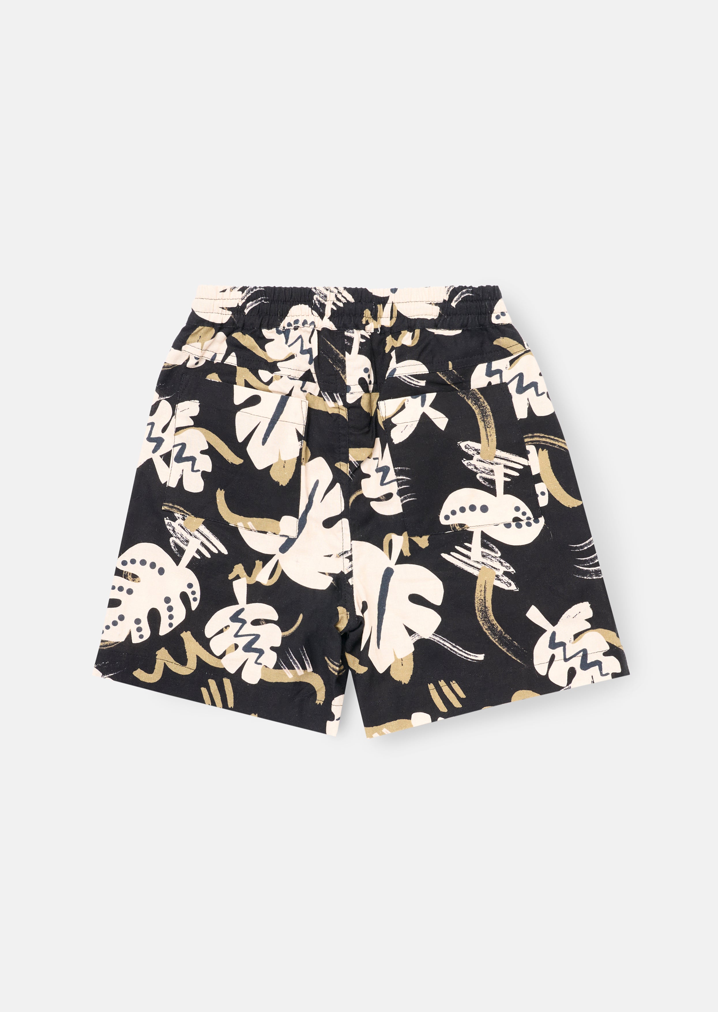 شورت قصير بنقشة أوراق فين الملمس