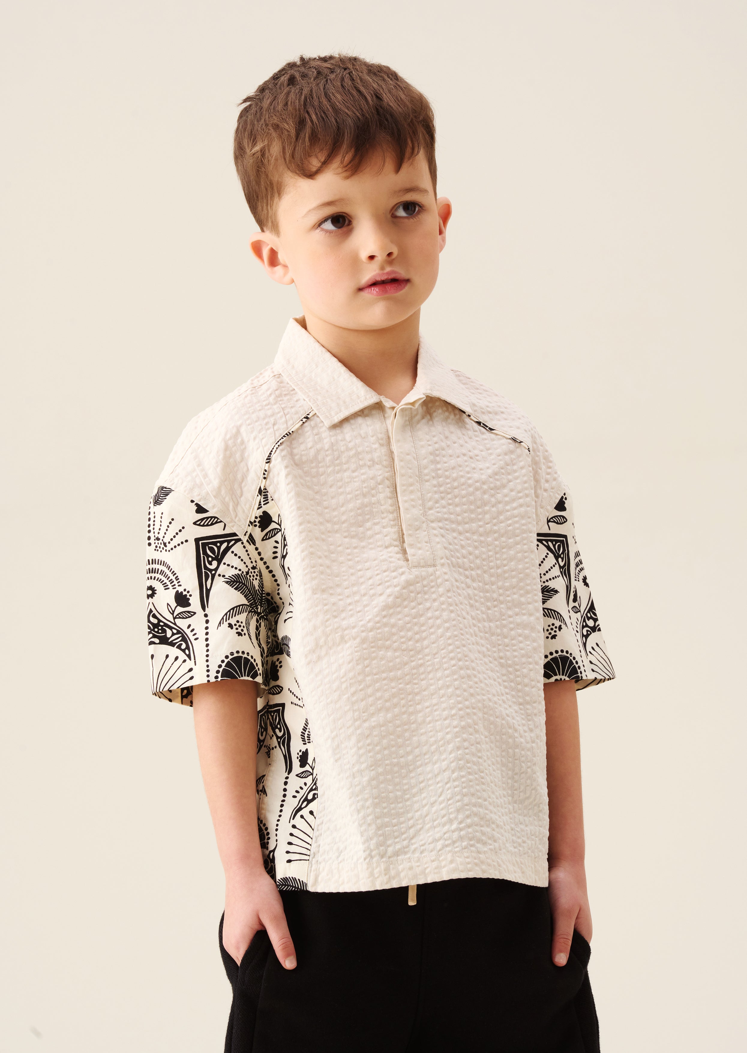 Camisa Regan de rayas con palmas cosida a mano