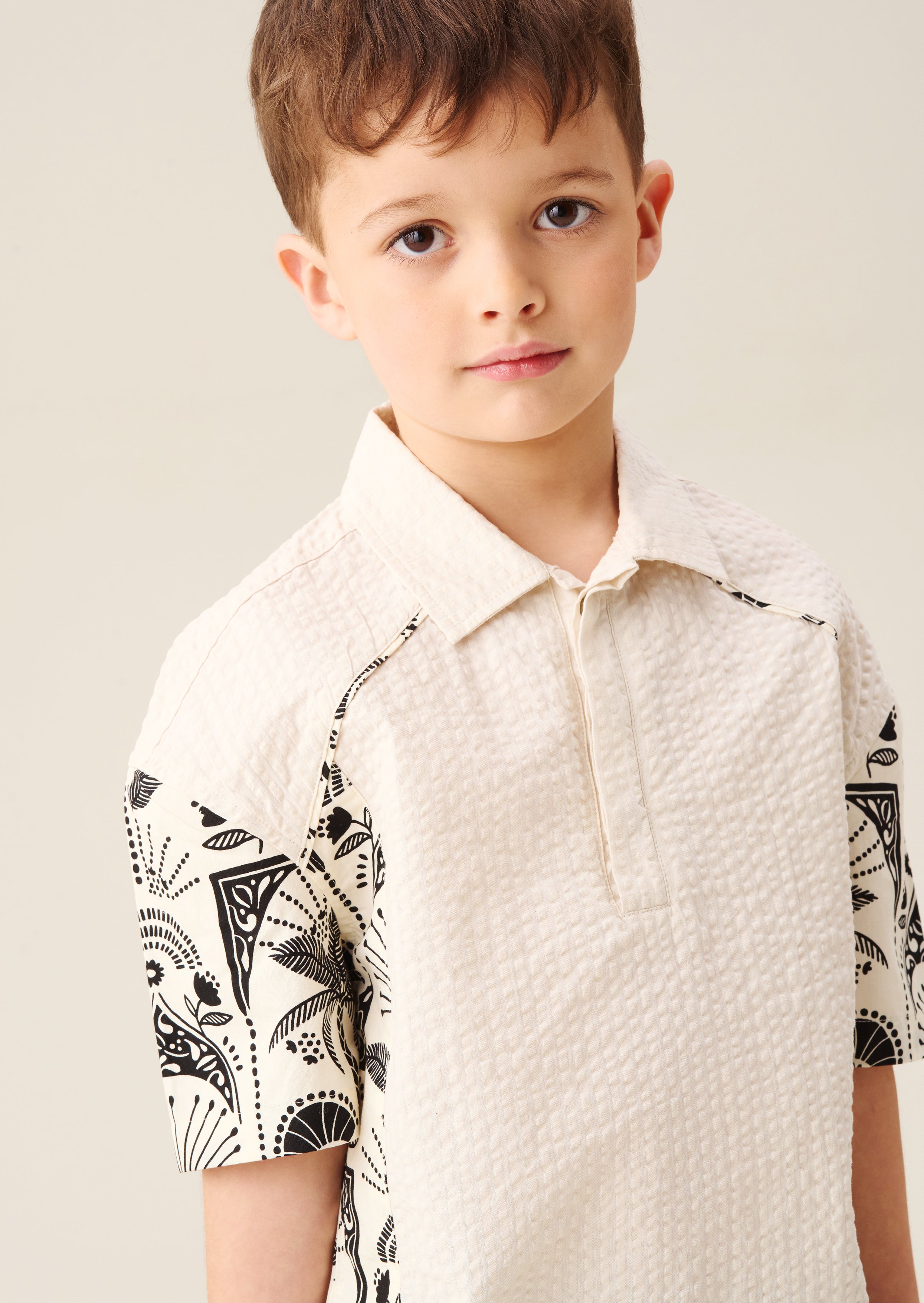 Camisa Regan de rayas con palmas cosida a mano