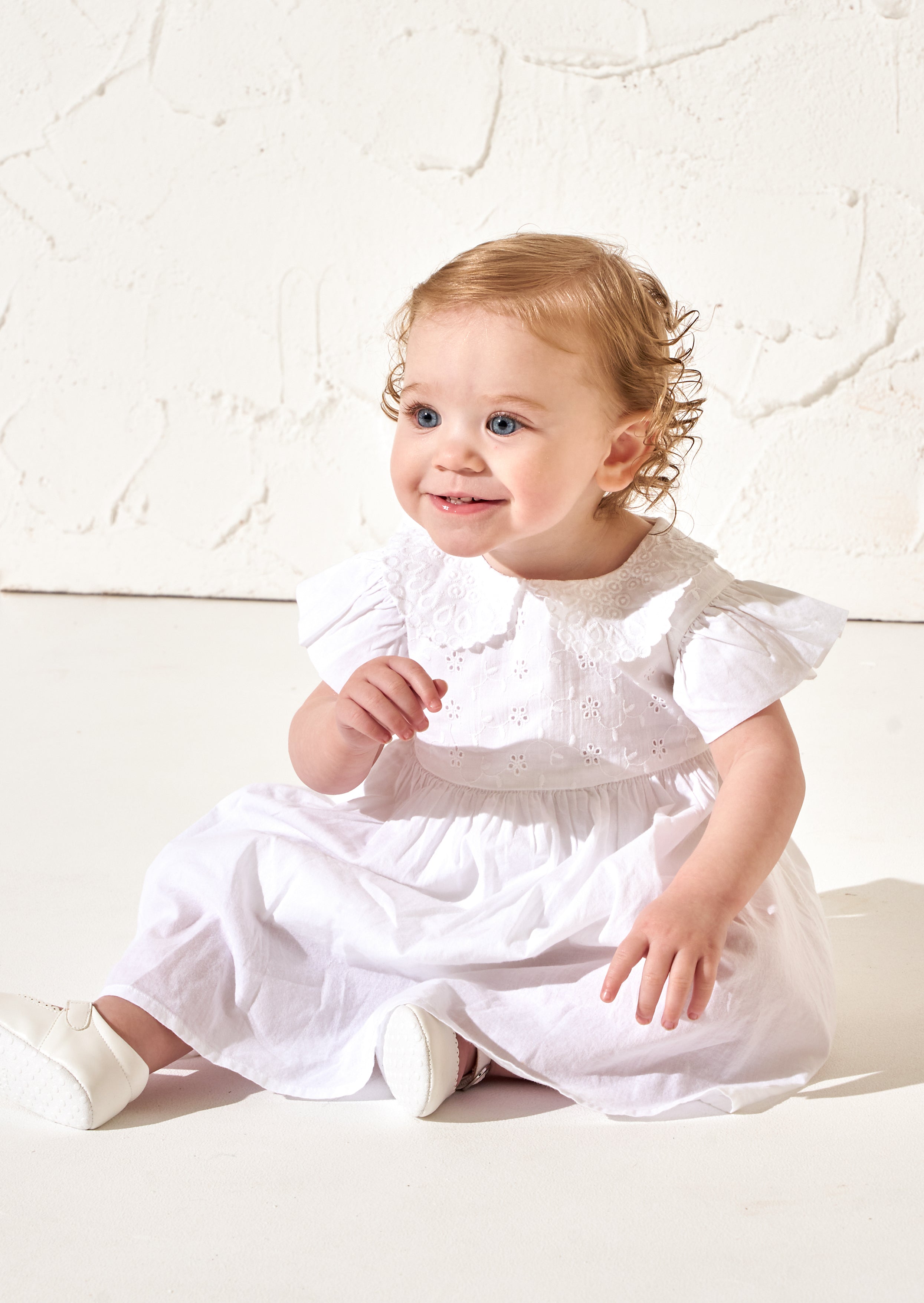 Molly Elfenbein Besticktes Kragenkleid