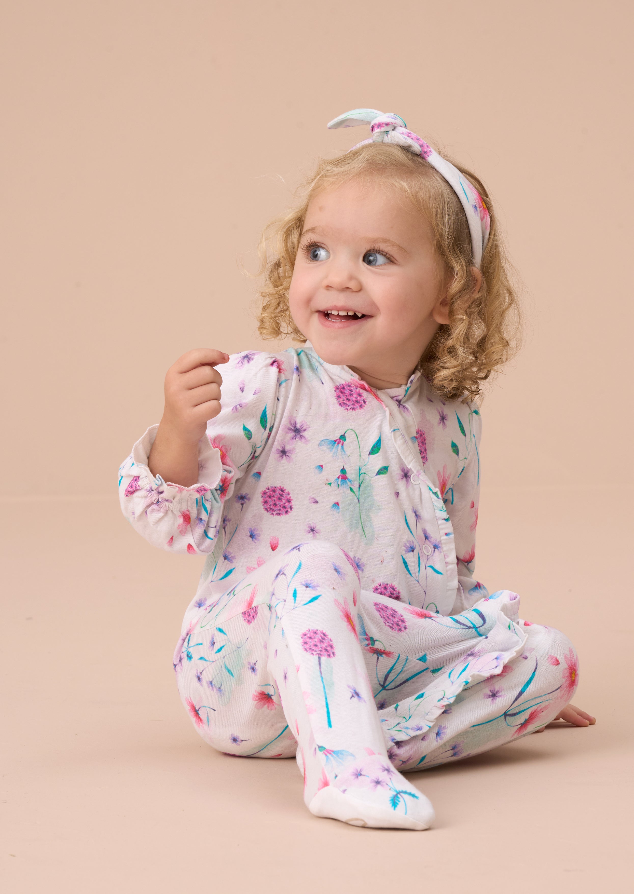 Fleur Weiß Aquarelldruck Babygrow mit Rüschen & Stirnband