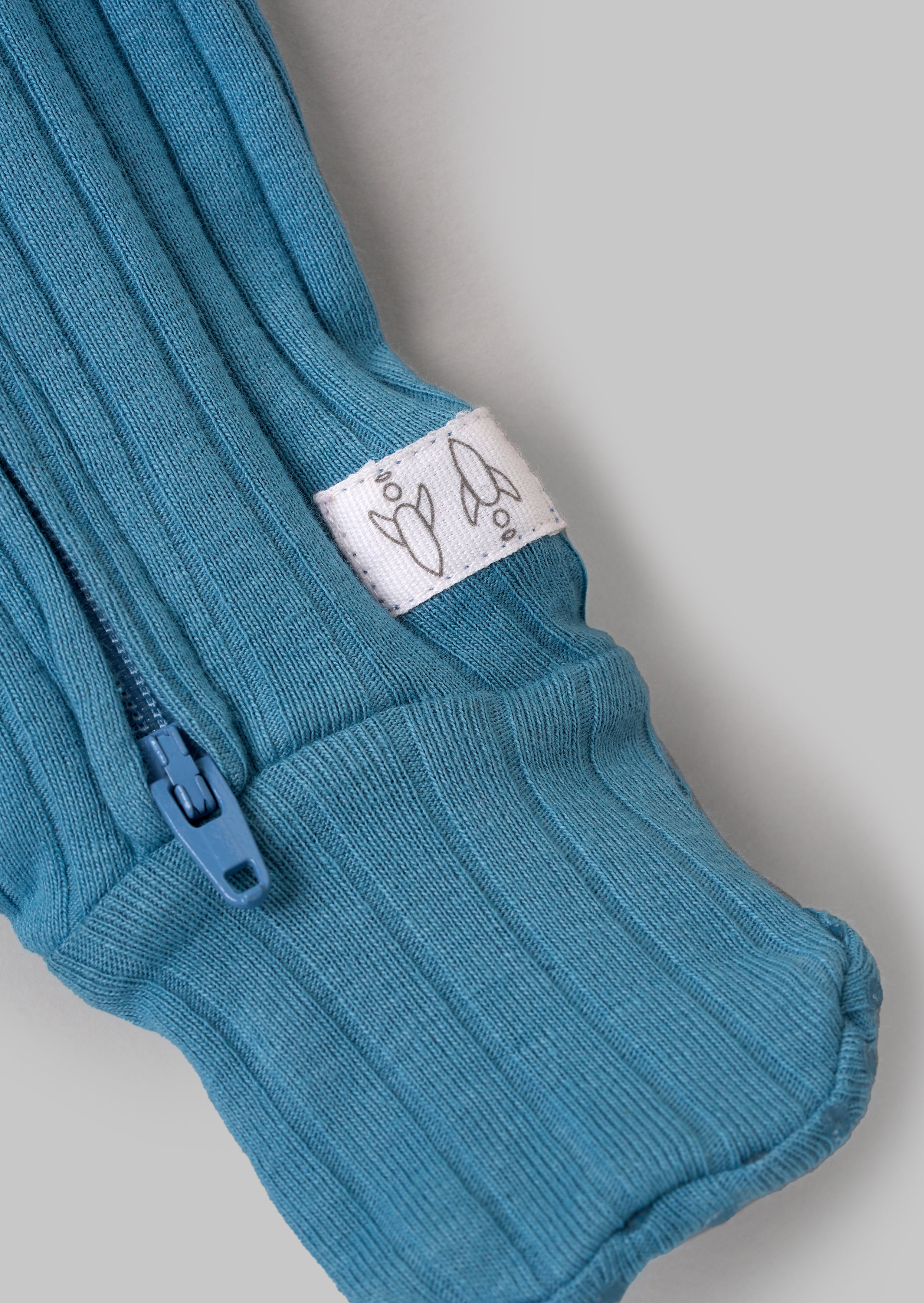Pijama orgánico de algodón Remy Blue con gorro