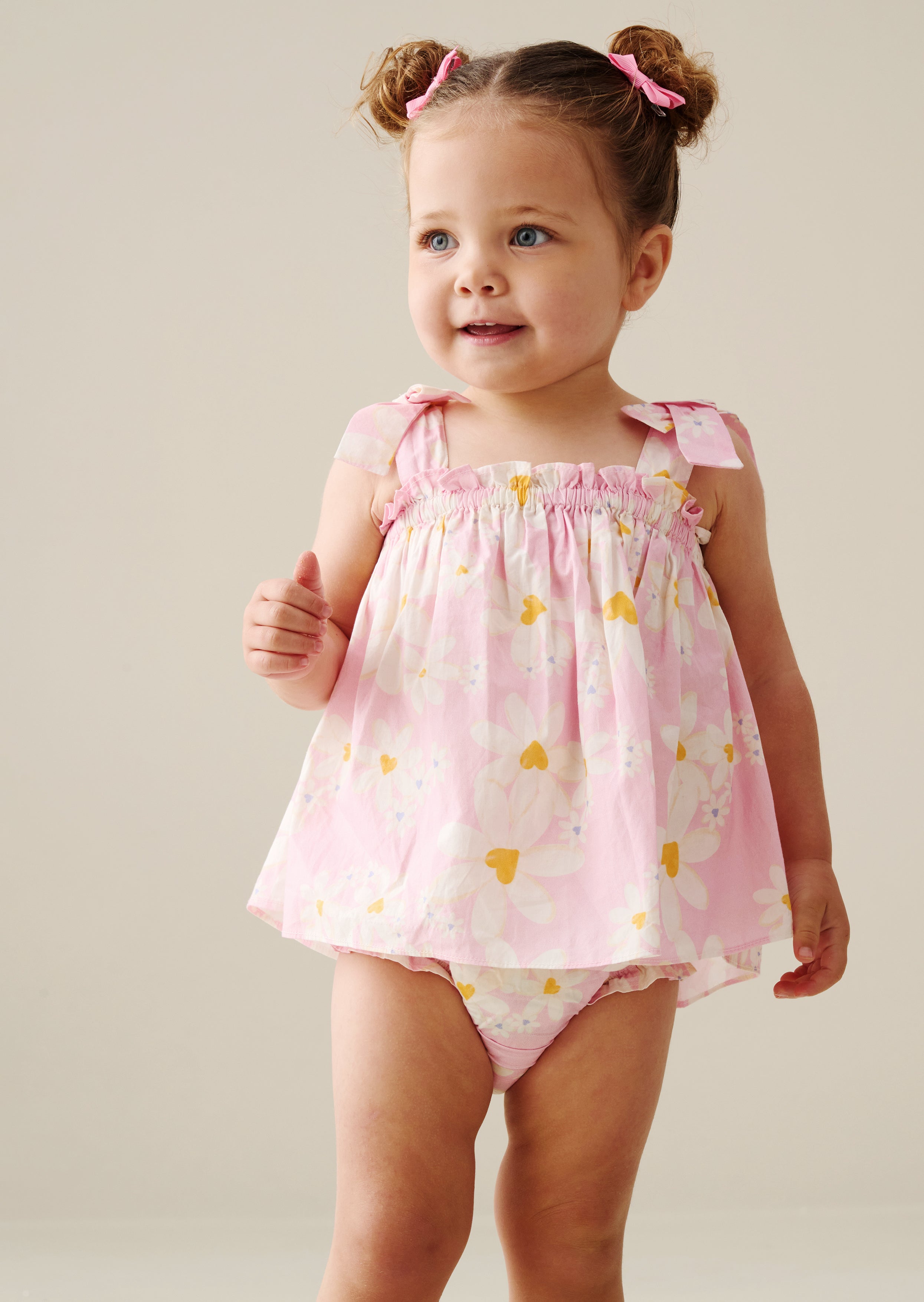 تونيك كتف بطباعة ميني ديزي مع فيونكة وبنطلون قصير