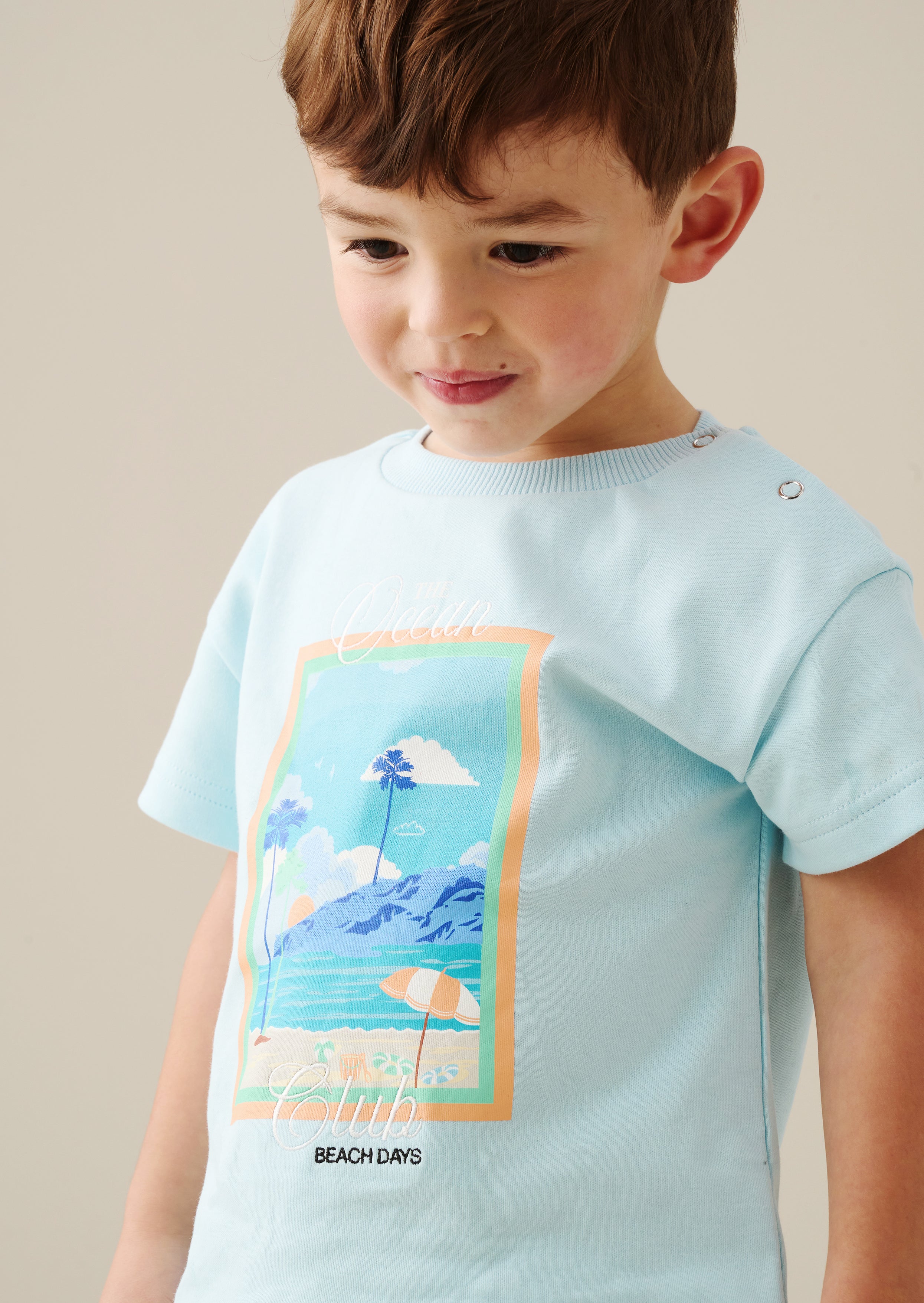 تي شيرت أزرق صغير بطبعة جاي