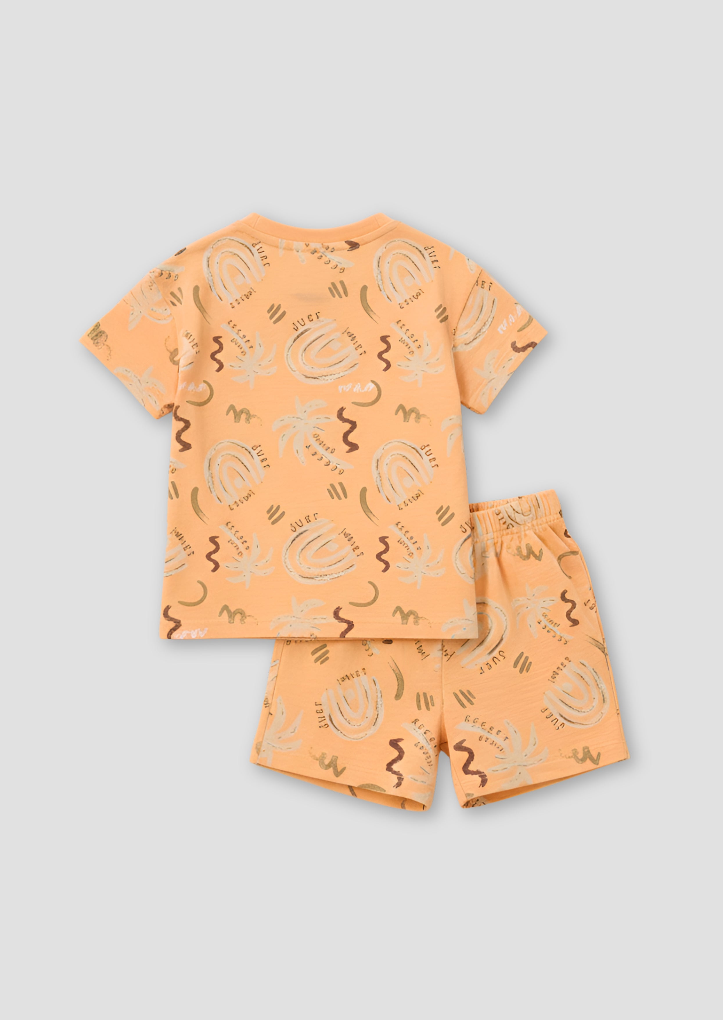 طقم تيشيرت بأكمام قصيرة وبنطال قصير كبير الحجم من كايلو