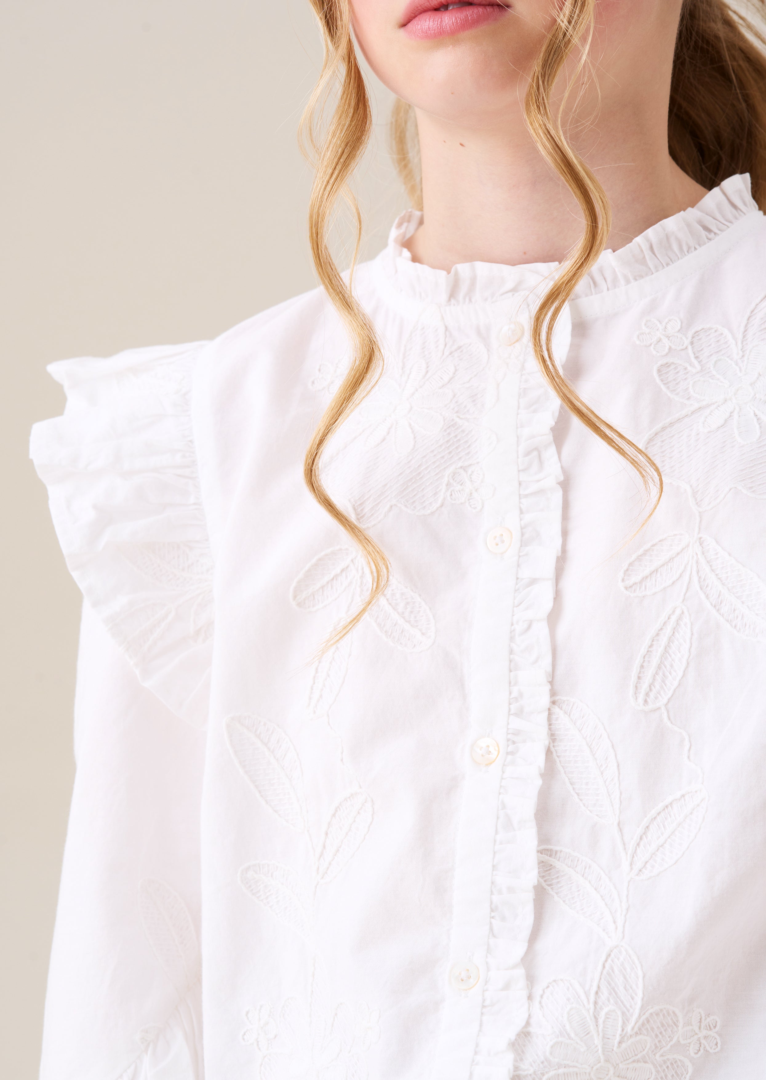 Blouse à manches volantées brodée Lacey
