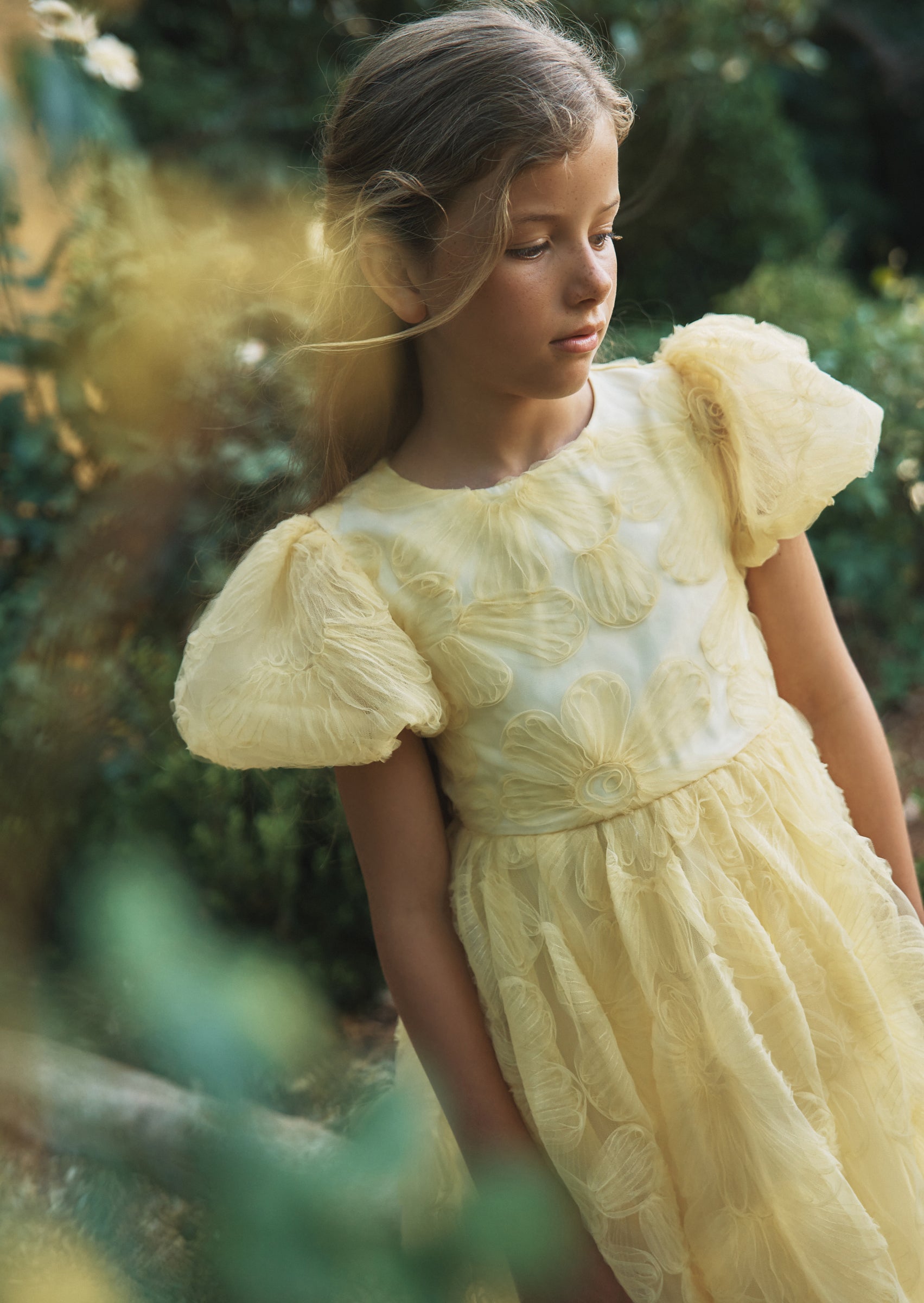 Vestito Francine giallo con maniche a sbuffo impreziosite