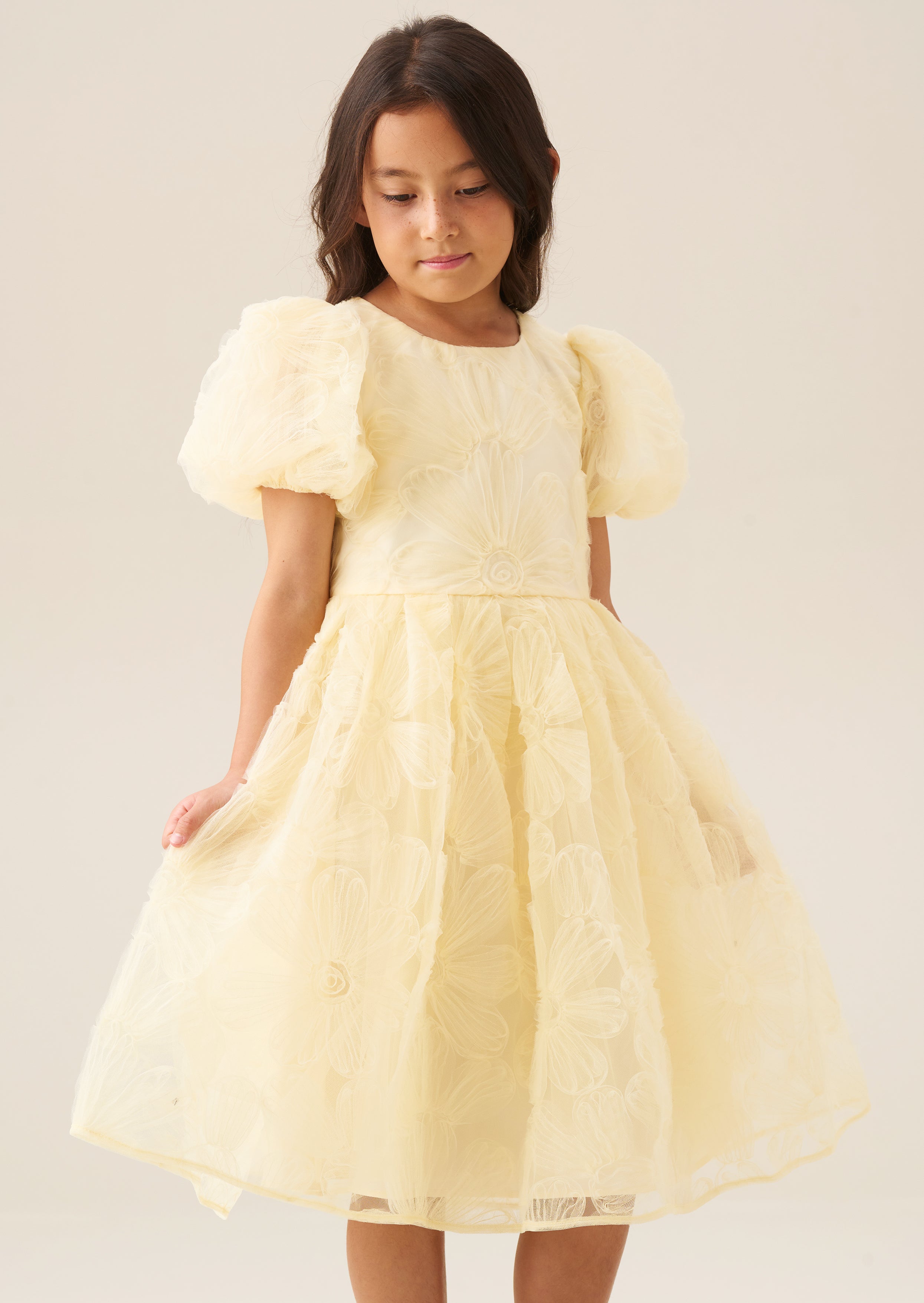 فستان فرانسين أصفر مزين بأكمام منفوشة