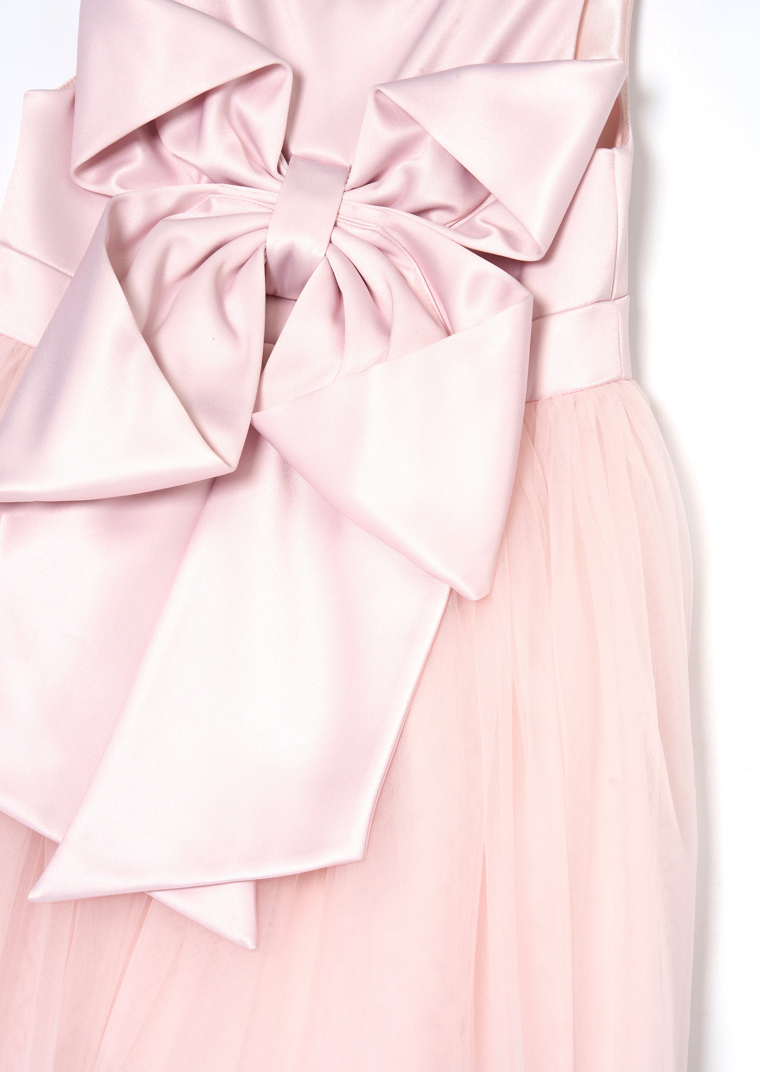 فستان إليزابيث بيان القوس