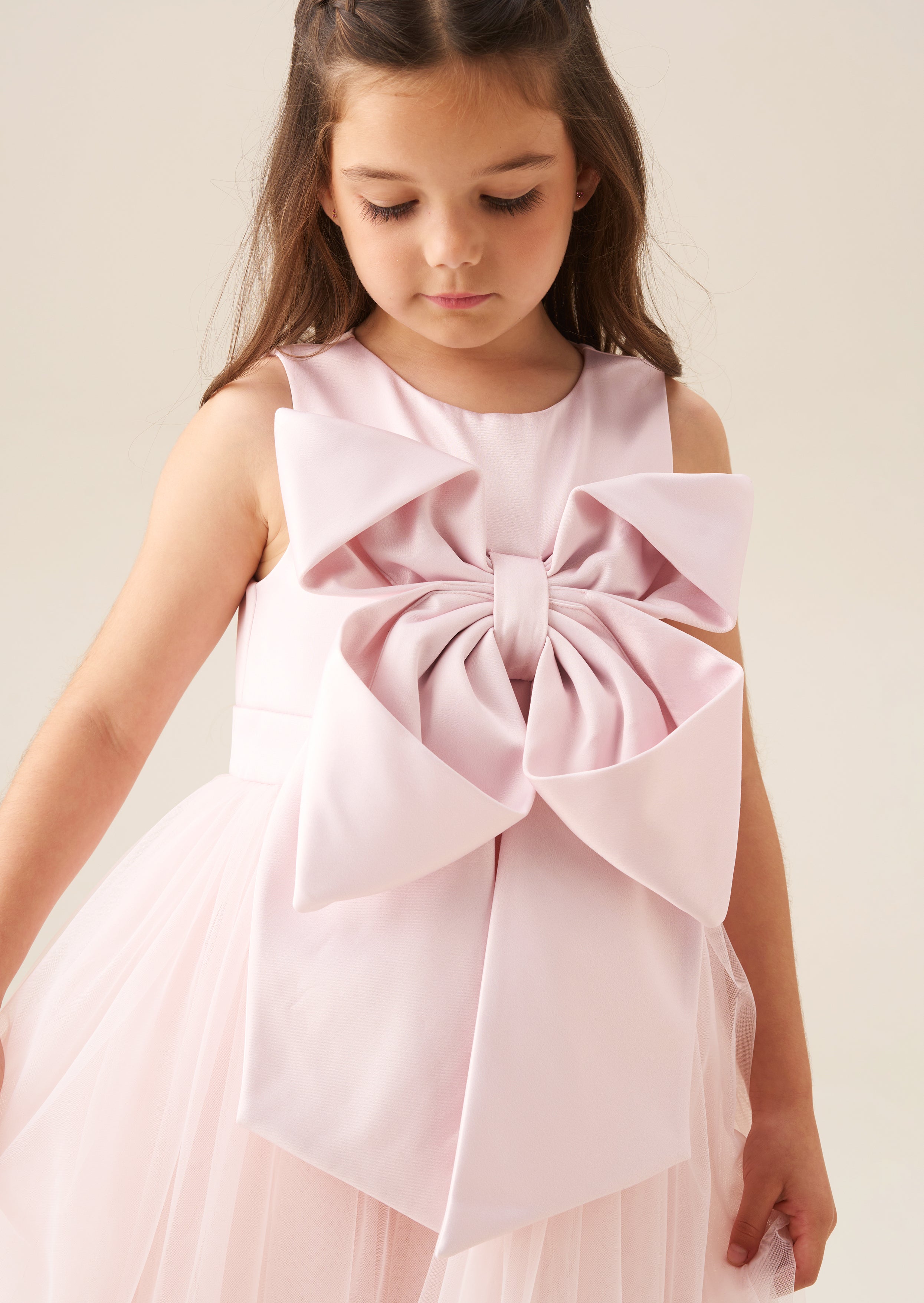 فستان إليزابيث بيان القوس