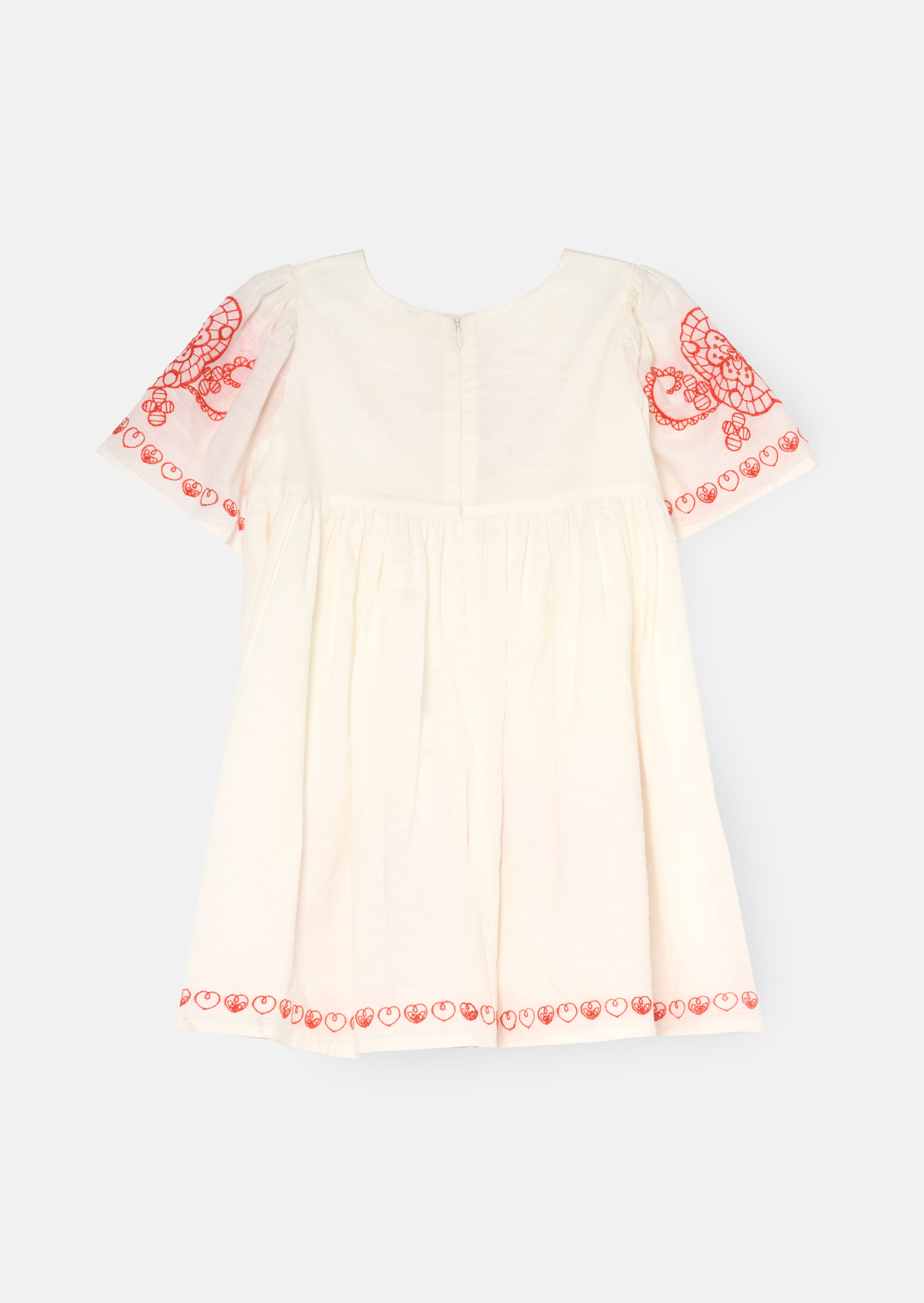 فستان سوينغ مطرز من رينا عاجي